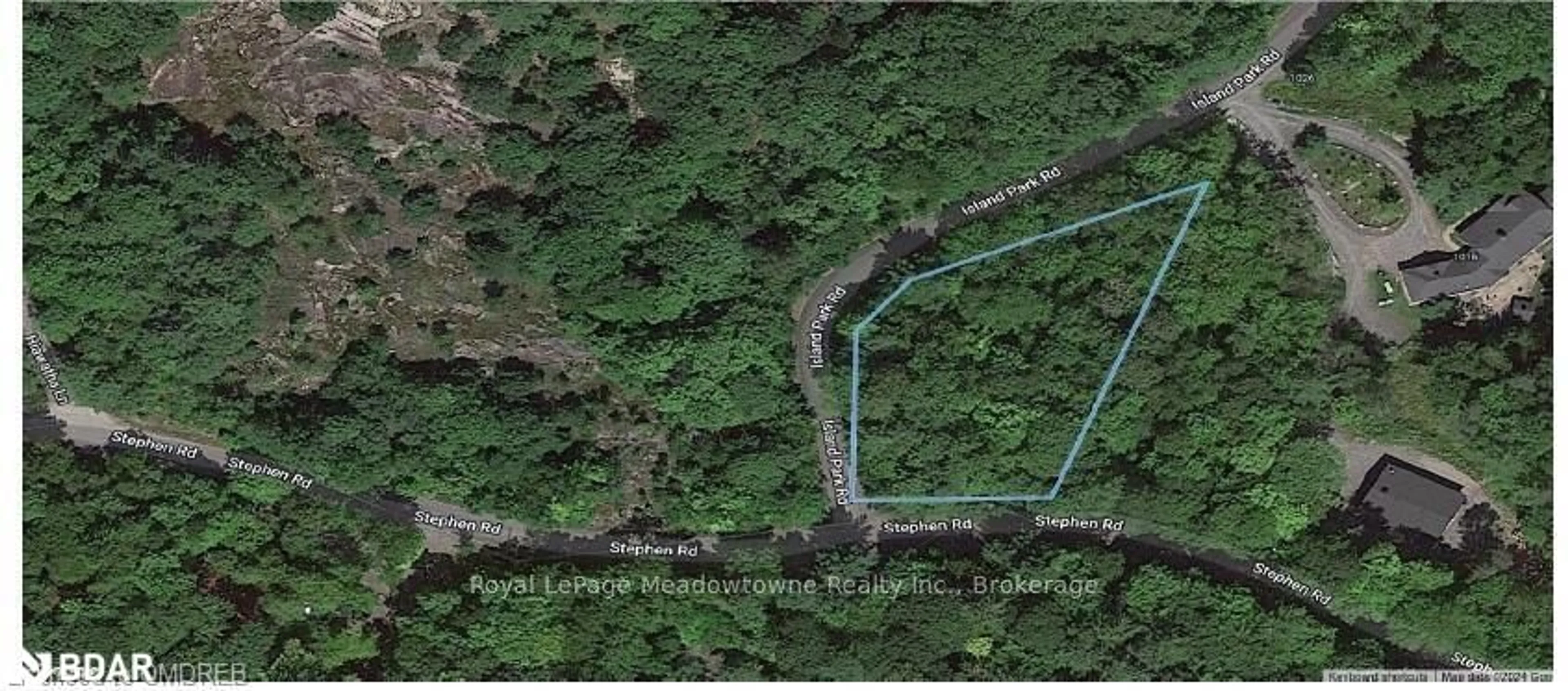 A pic from outside/outdoor area/front of a property/back of a property/a pic from drone, forest/trees view for 1000 Island Park Rd, Port Carling Ontario P0B 1J0