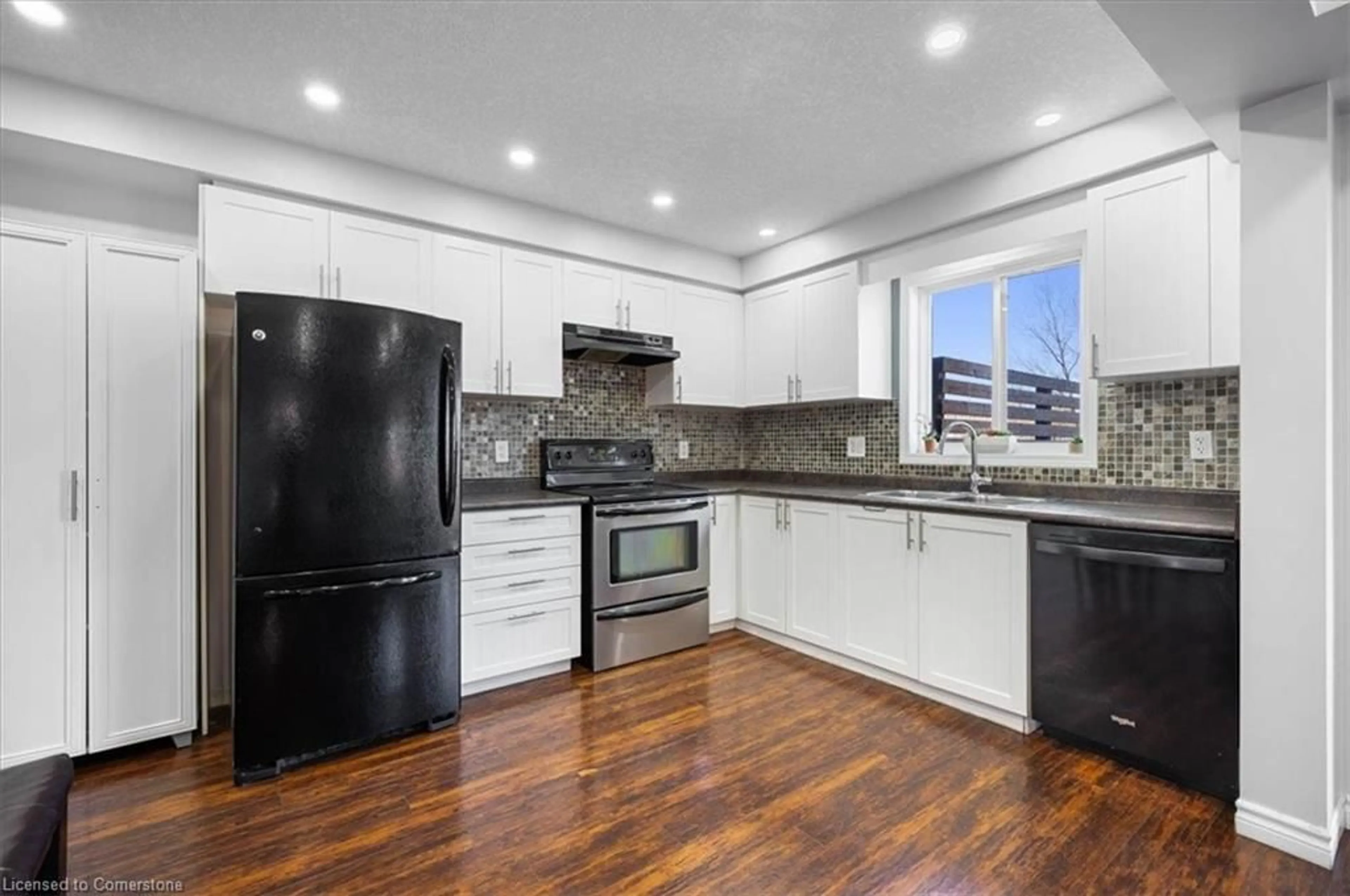 Standard kitchen, unknown for 38 Captain Mccallum Dr, New Hamburg Ontario N3A 0B7
