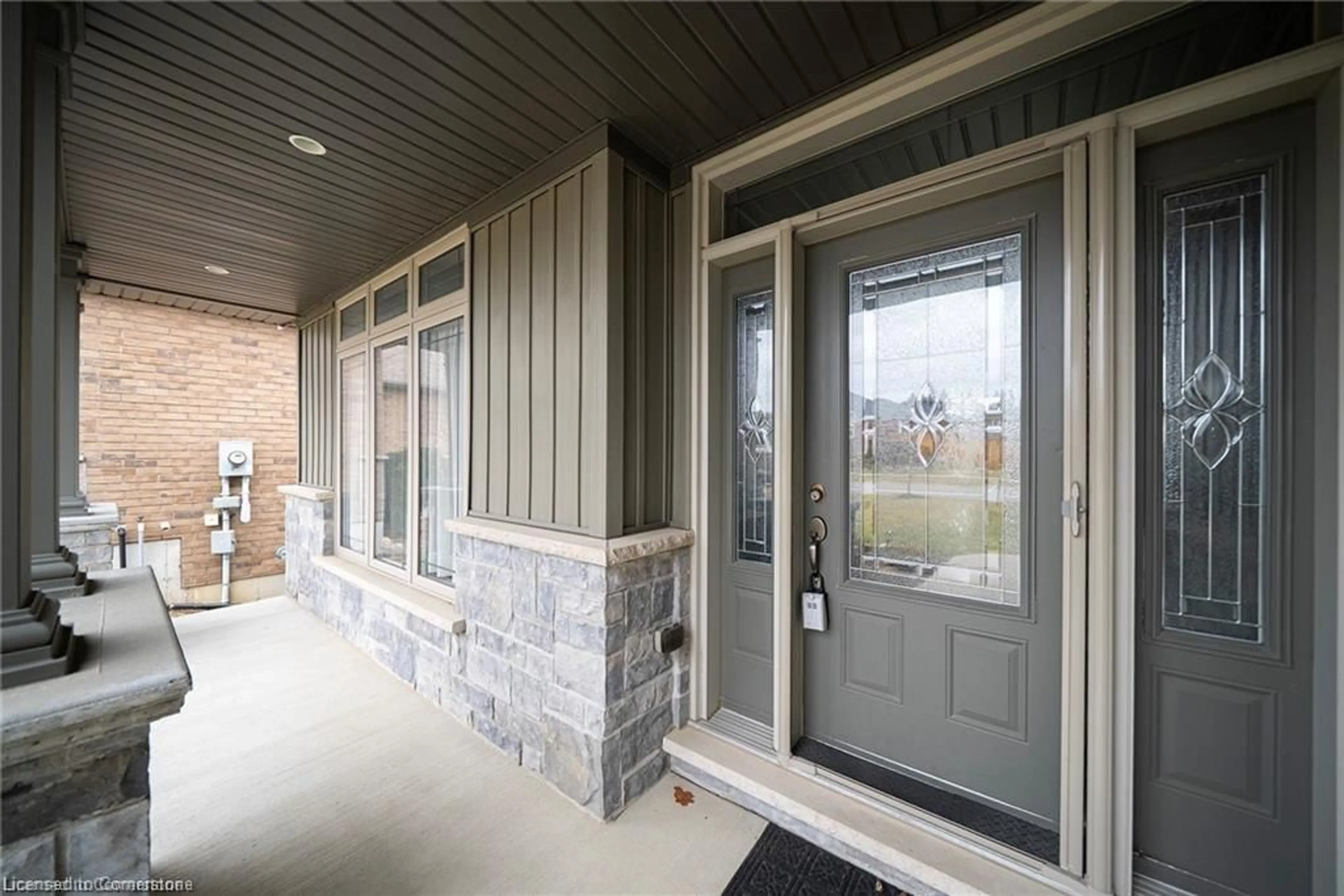 Indoor entryway for 419 Queen St, Simcoe Ontario N3Y 5M9