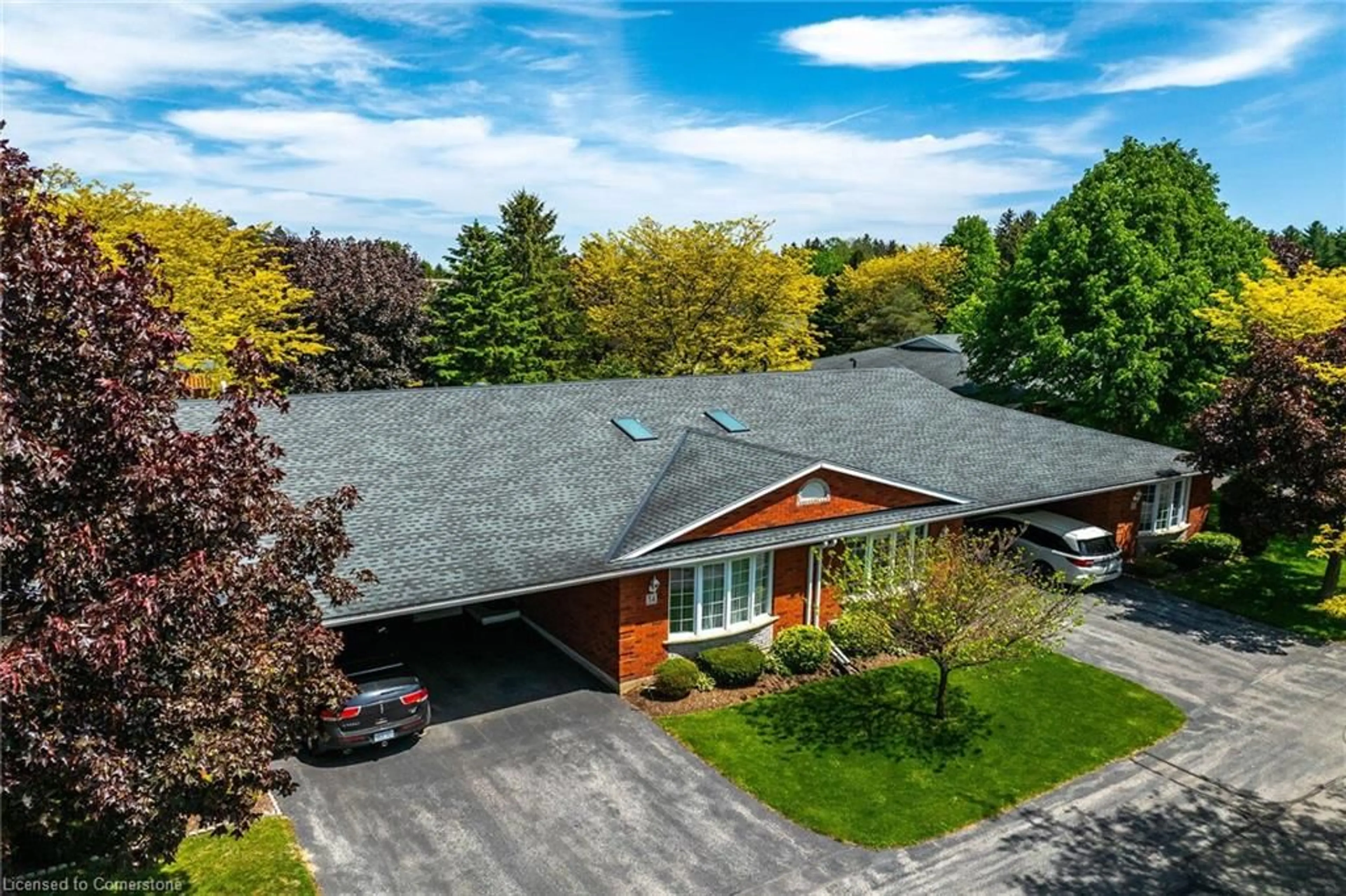 A pic from outside/outdoor area/front of a property/back of a property/a pic from drone, street for 175 Victoria St #34, Simcoe Ontario N3Y 5L8