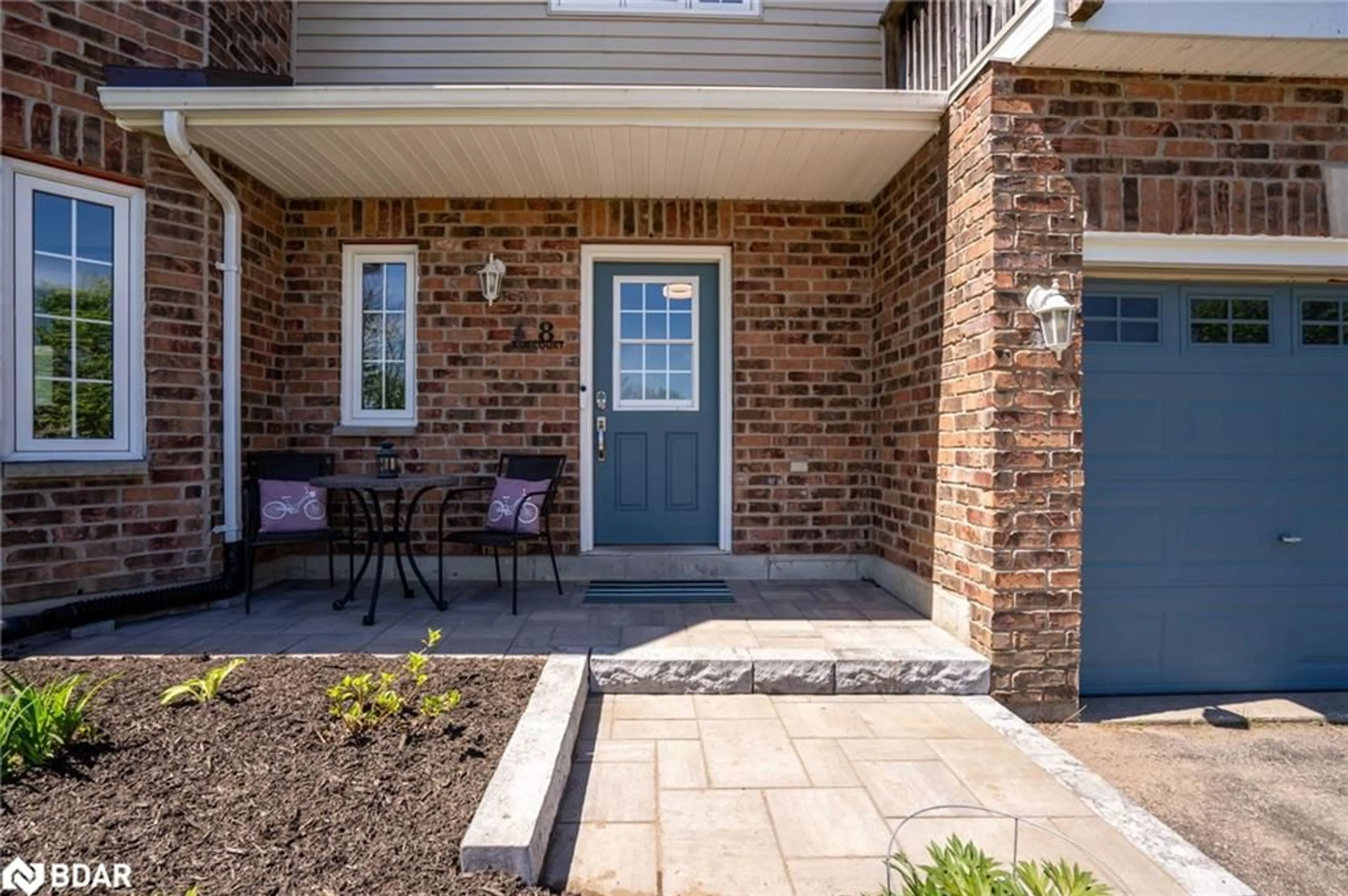 Patio, street for 8 Ash Court Crt, Oro-Medonte Ontario L0K 1E0