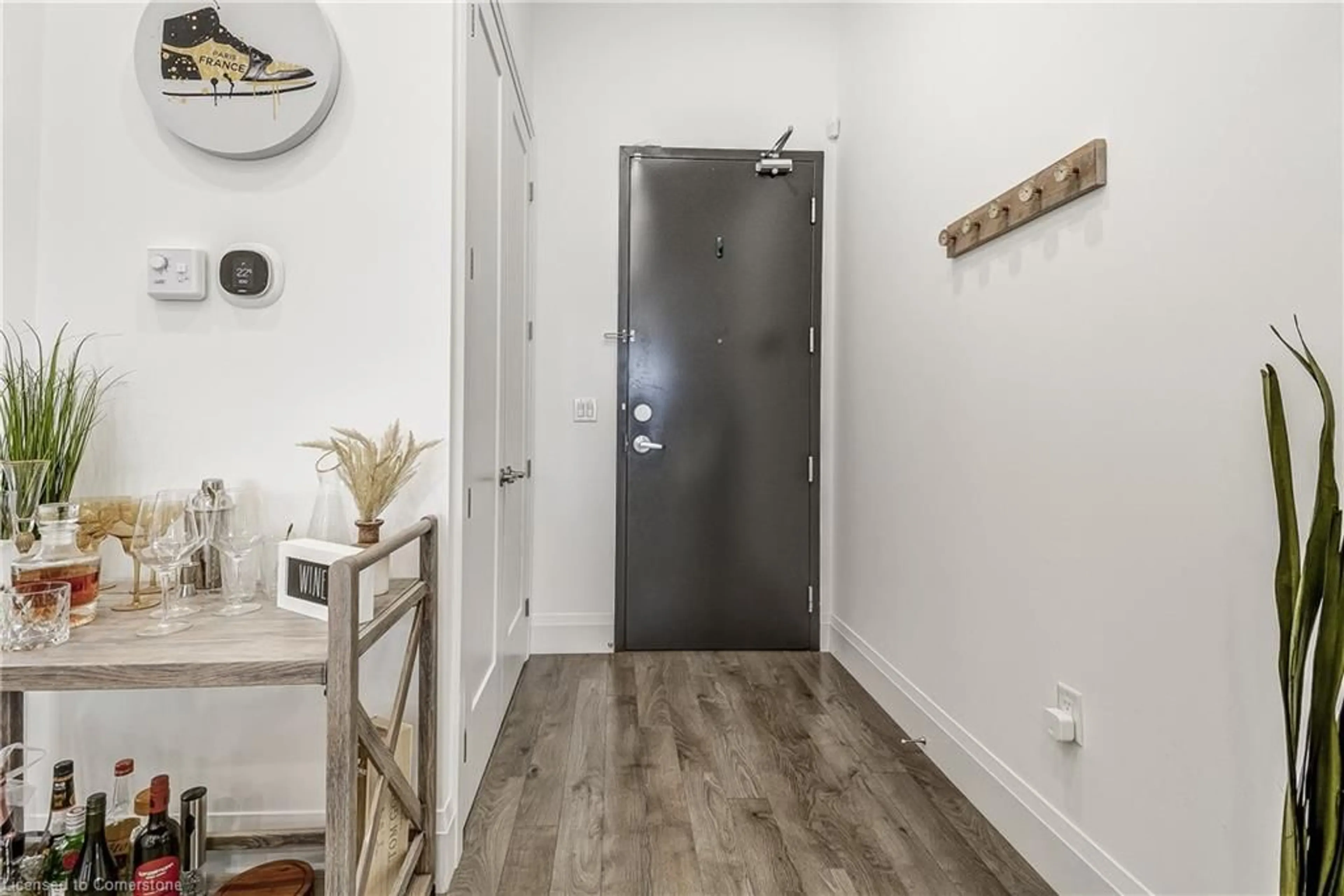 Indoor entryway for 85 Morrell St #218A, Brantford Ontario N3T 4J6