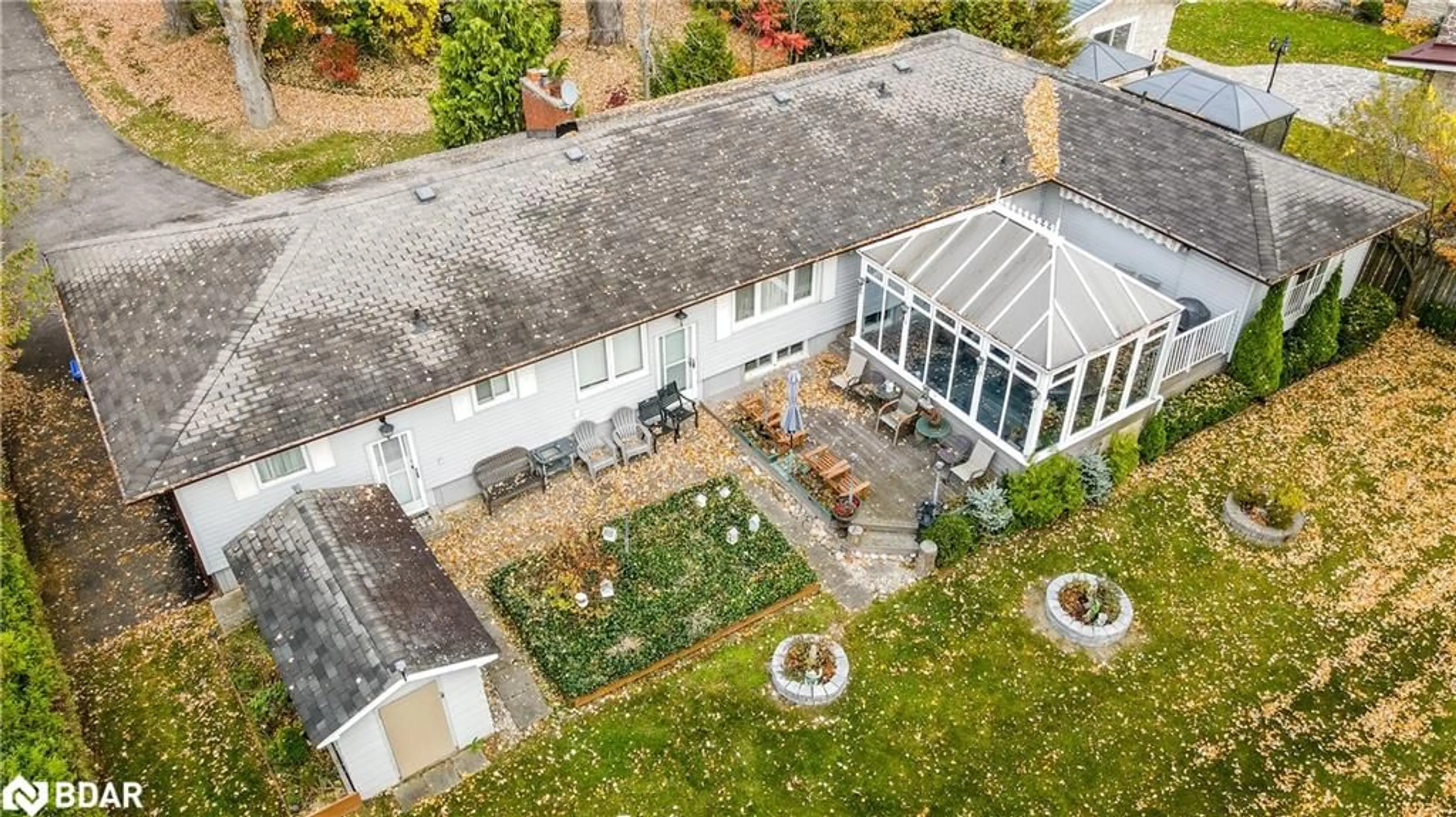 A pic from outside/outdoor area/front of a property/back of a property/a pic from drone, building for 155 Parkside Dr Dr, Oro-Medonte Ontario L3V 0K8