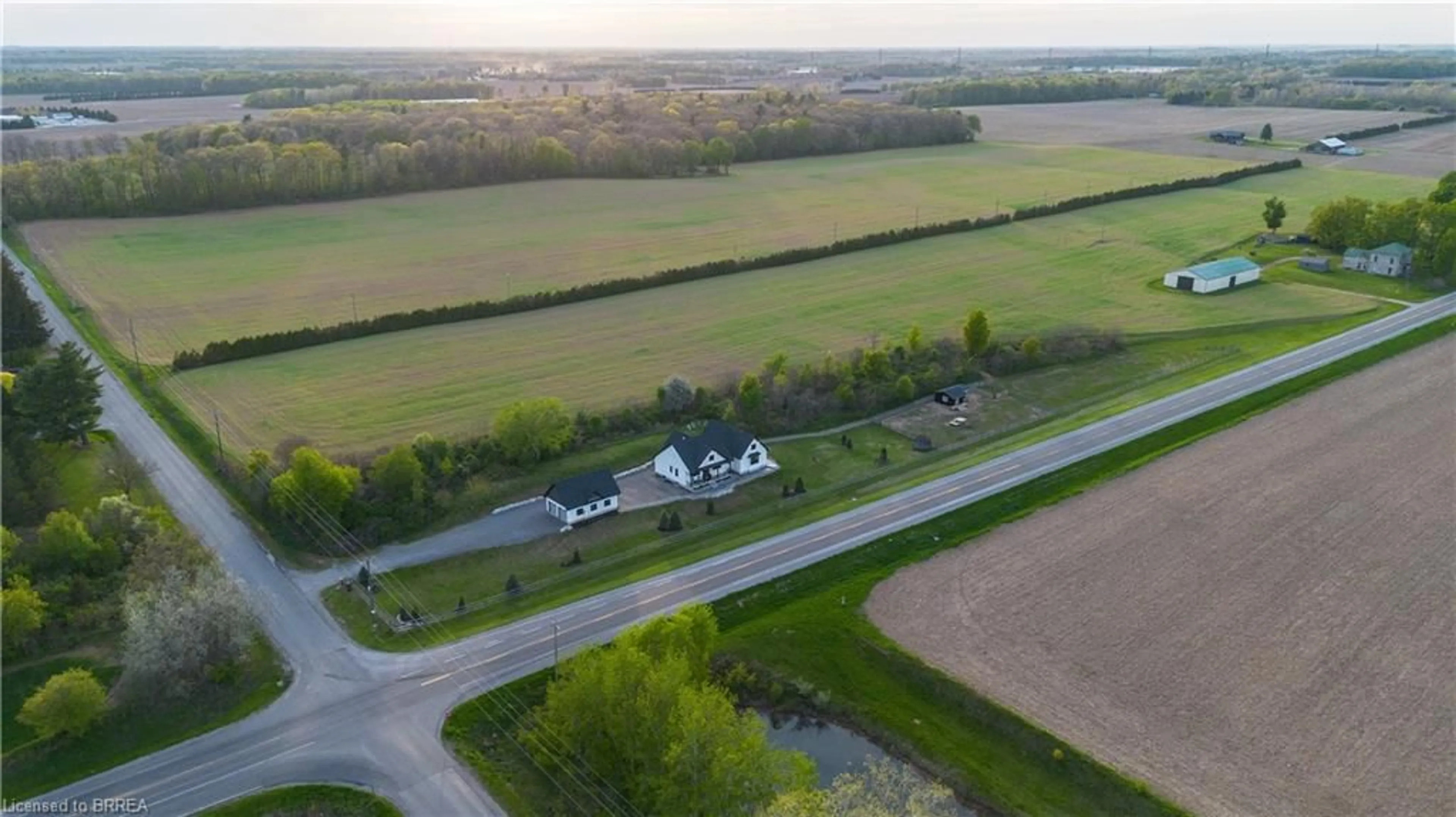 A pic from outside/outdoor area/front of a property/back of a property/a pic from drone, street for 503 Concession 6 Townsend, Waterford Ontario N0E 1Y0