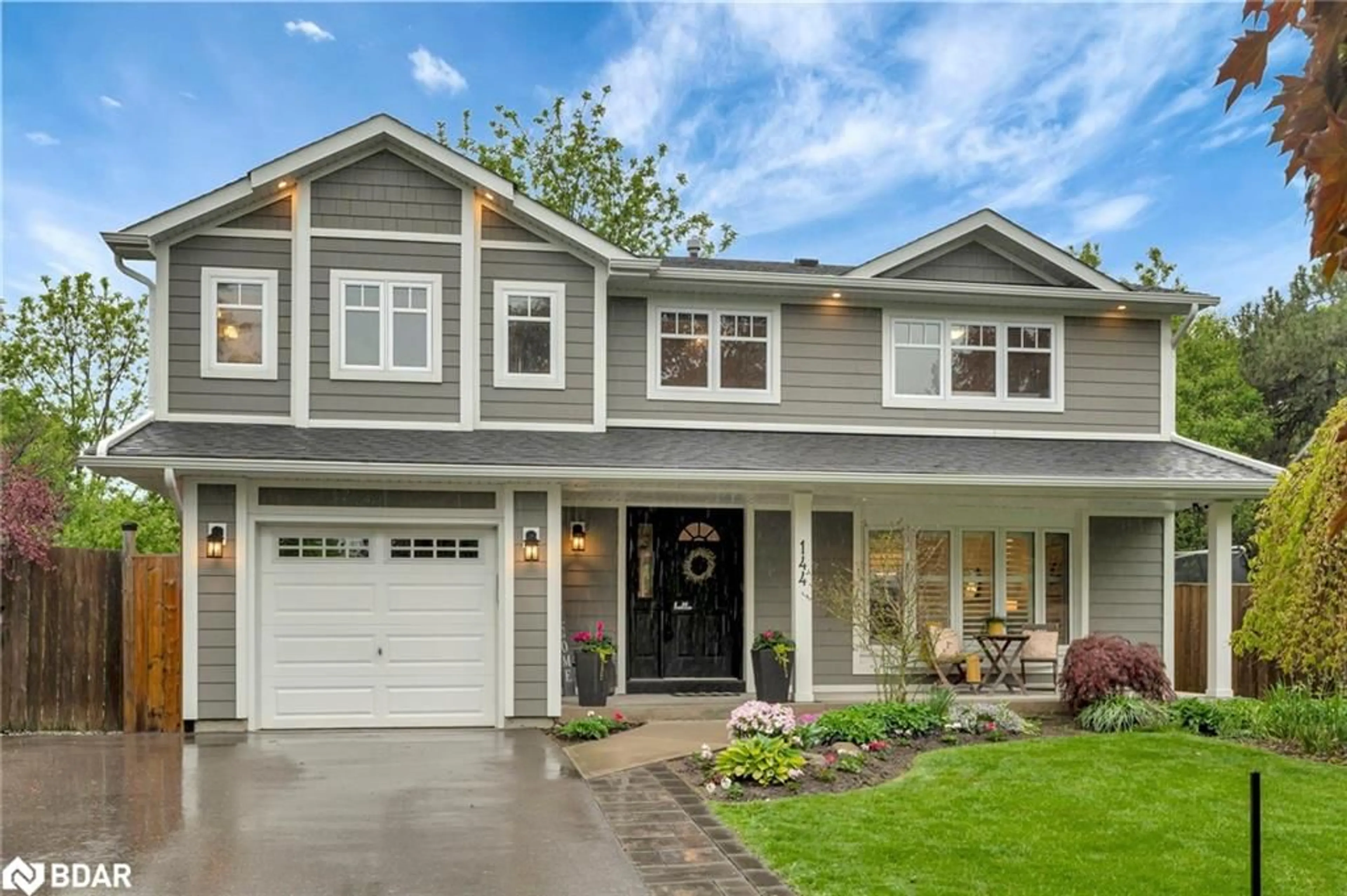 Home with vinyl exterior material, street for 144 Macdonald Cres, Milton Ontario L9T 2Z1