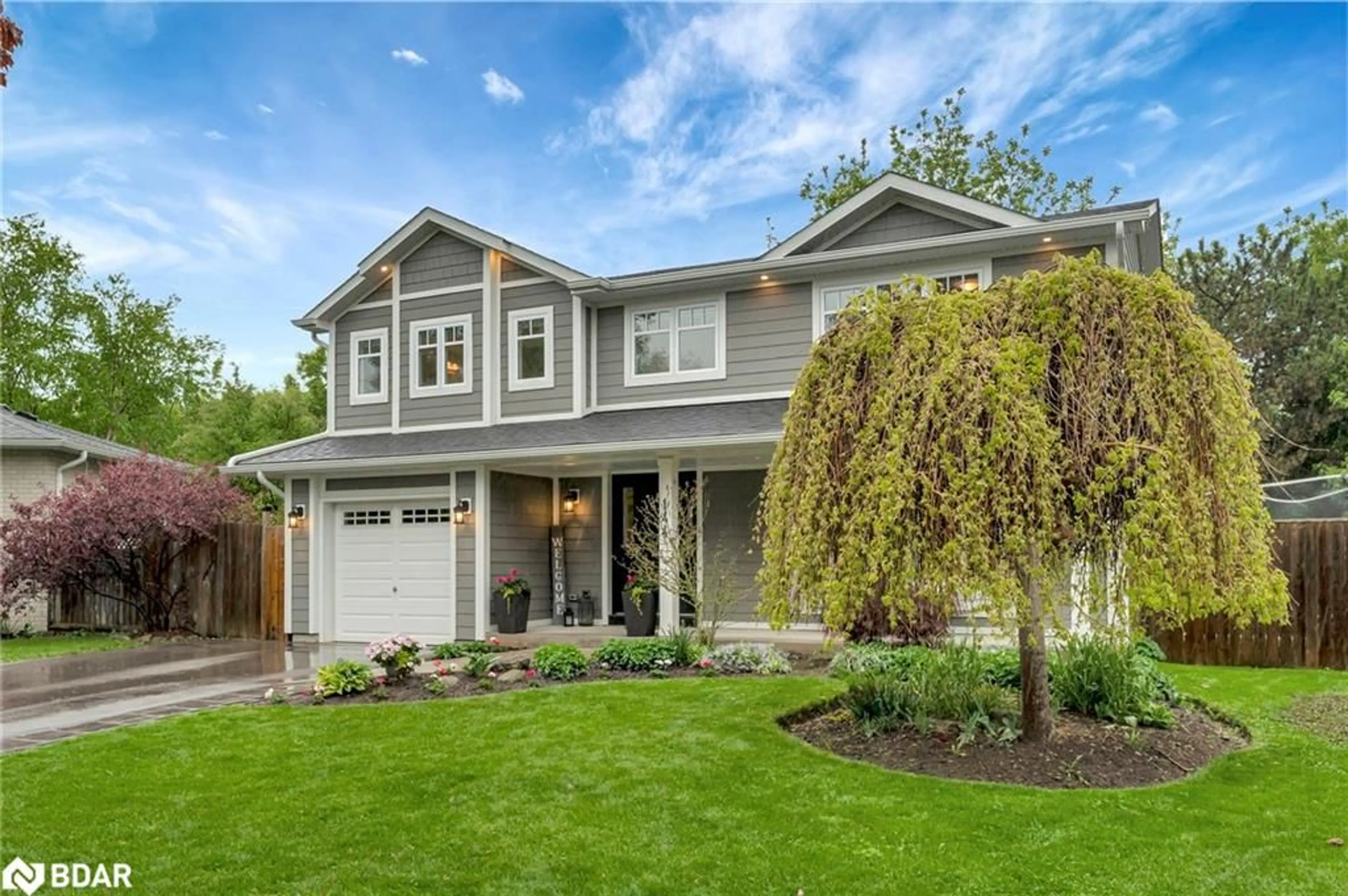 Home with vinyl exterior material, street for 144 Macdonald Cres, Milton Ontario L9T 2Z1