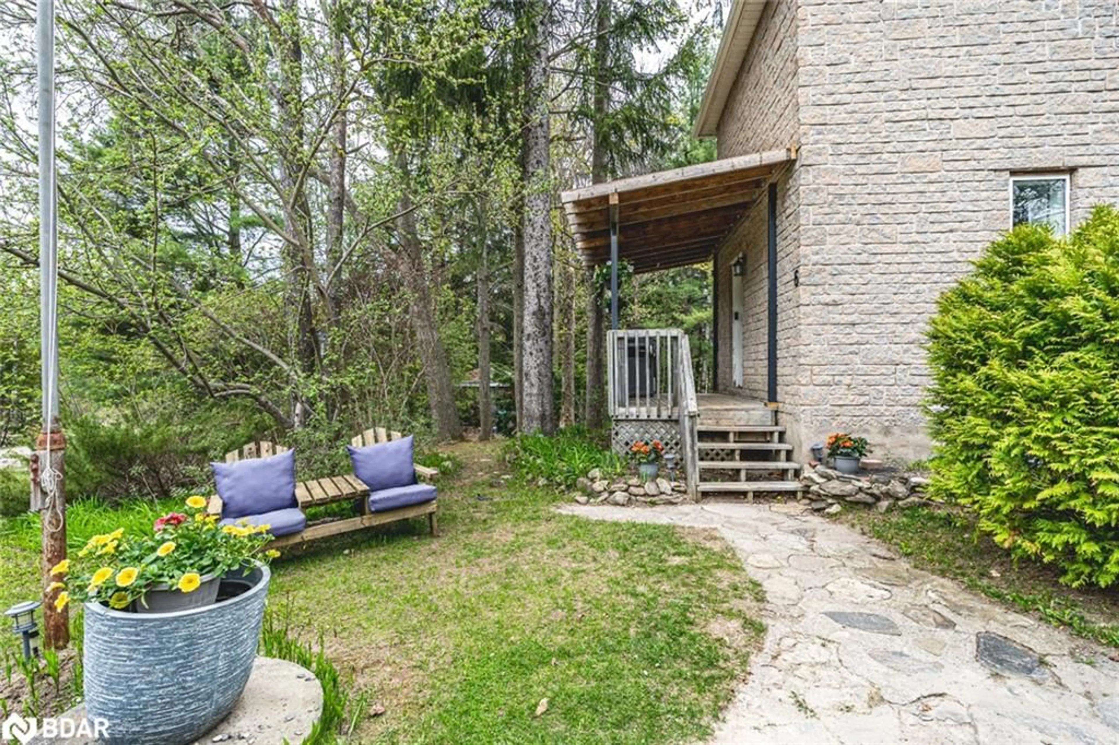 Patio, unknown for 6 Mccutcheon Road, Mulmur Ontario L9V 3E8