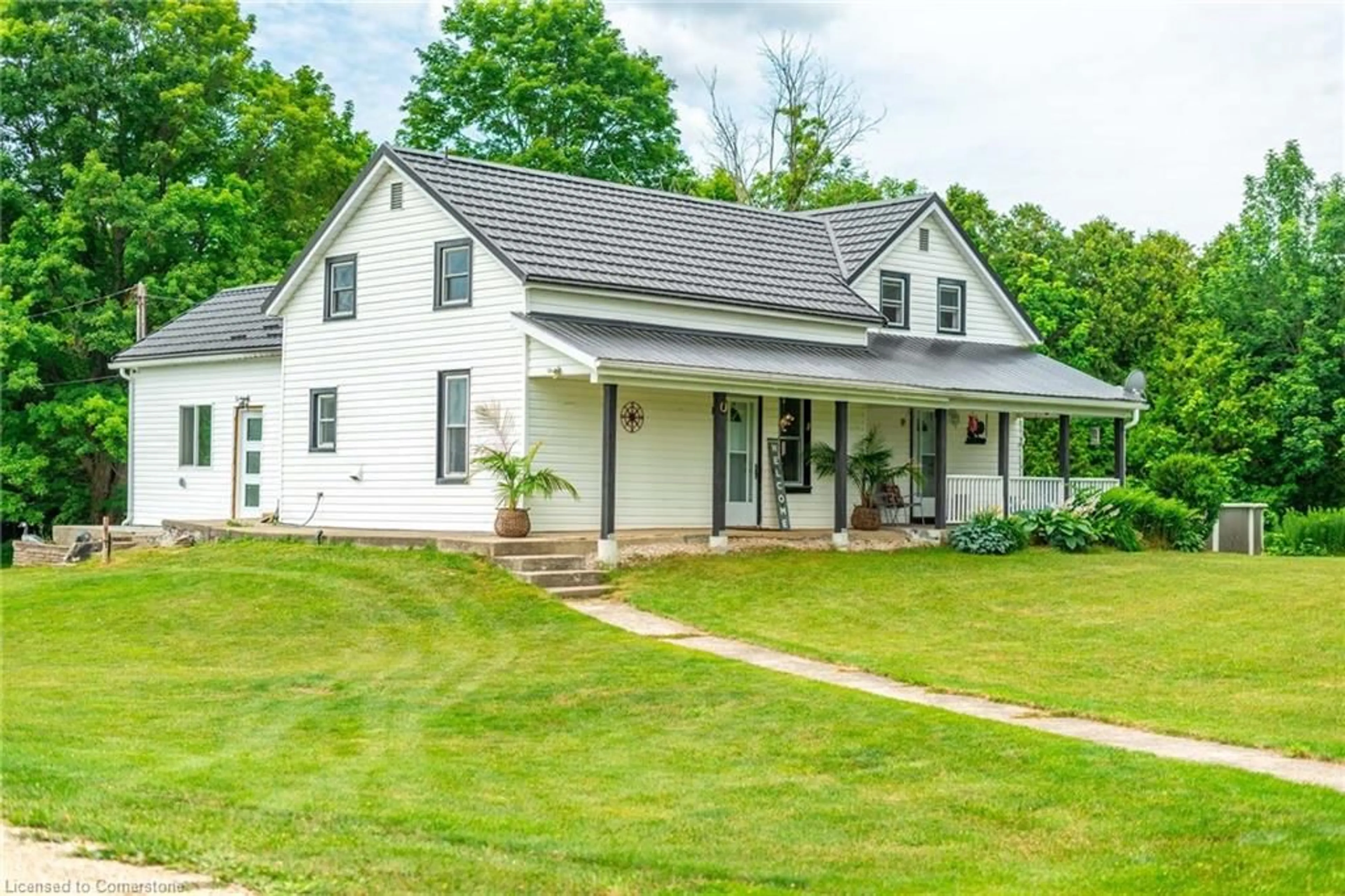 Home with vinyl exterior material, unknown for 803148 Puddicombe Lane, Chatsworth Ontario N0H 1G0