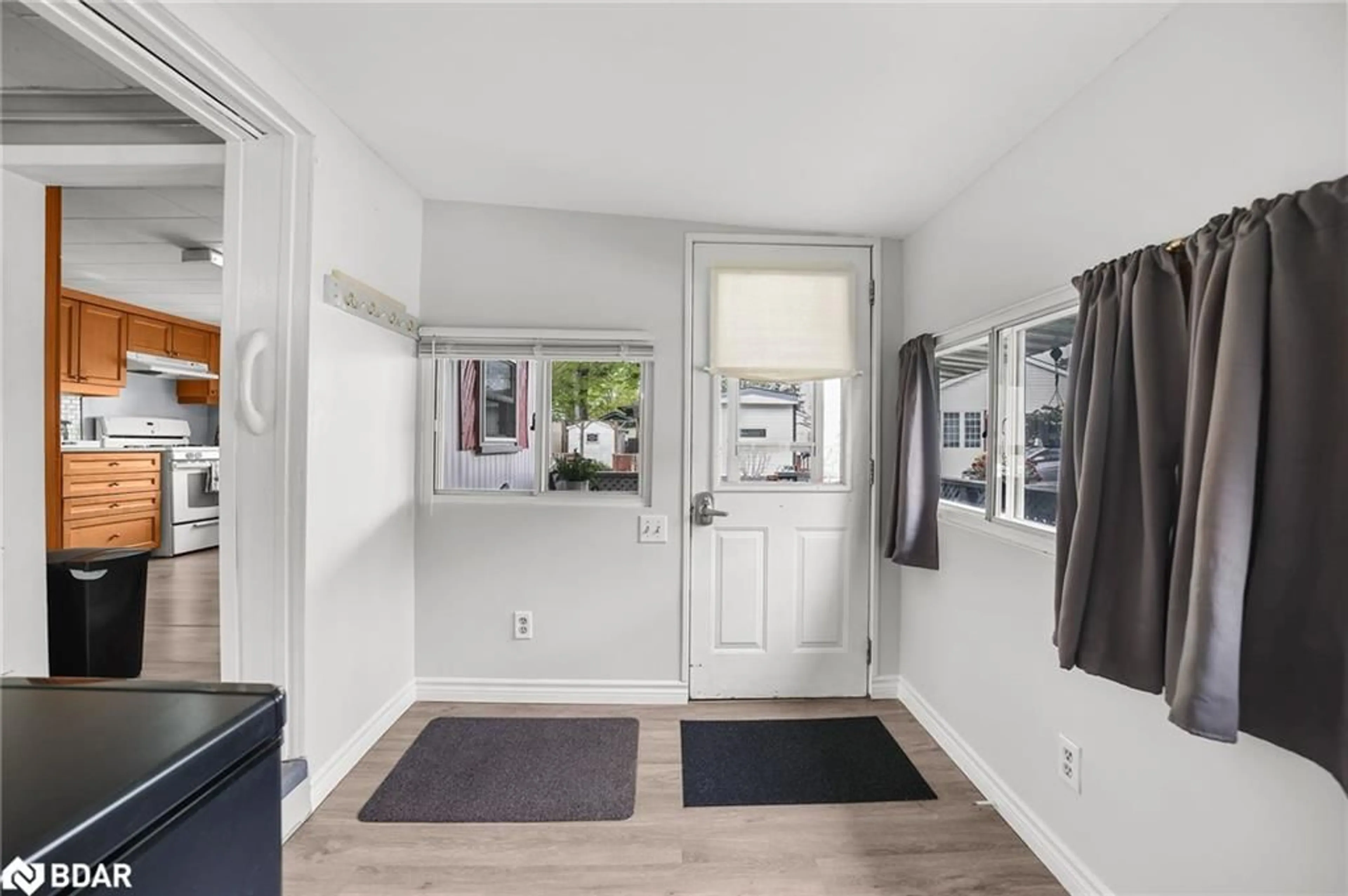 Indoor entryway for 16 Second St, Angus Ontario L3W 0L4