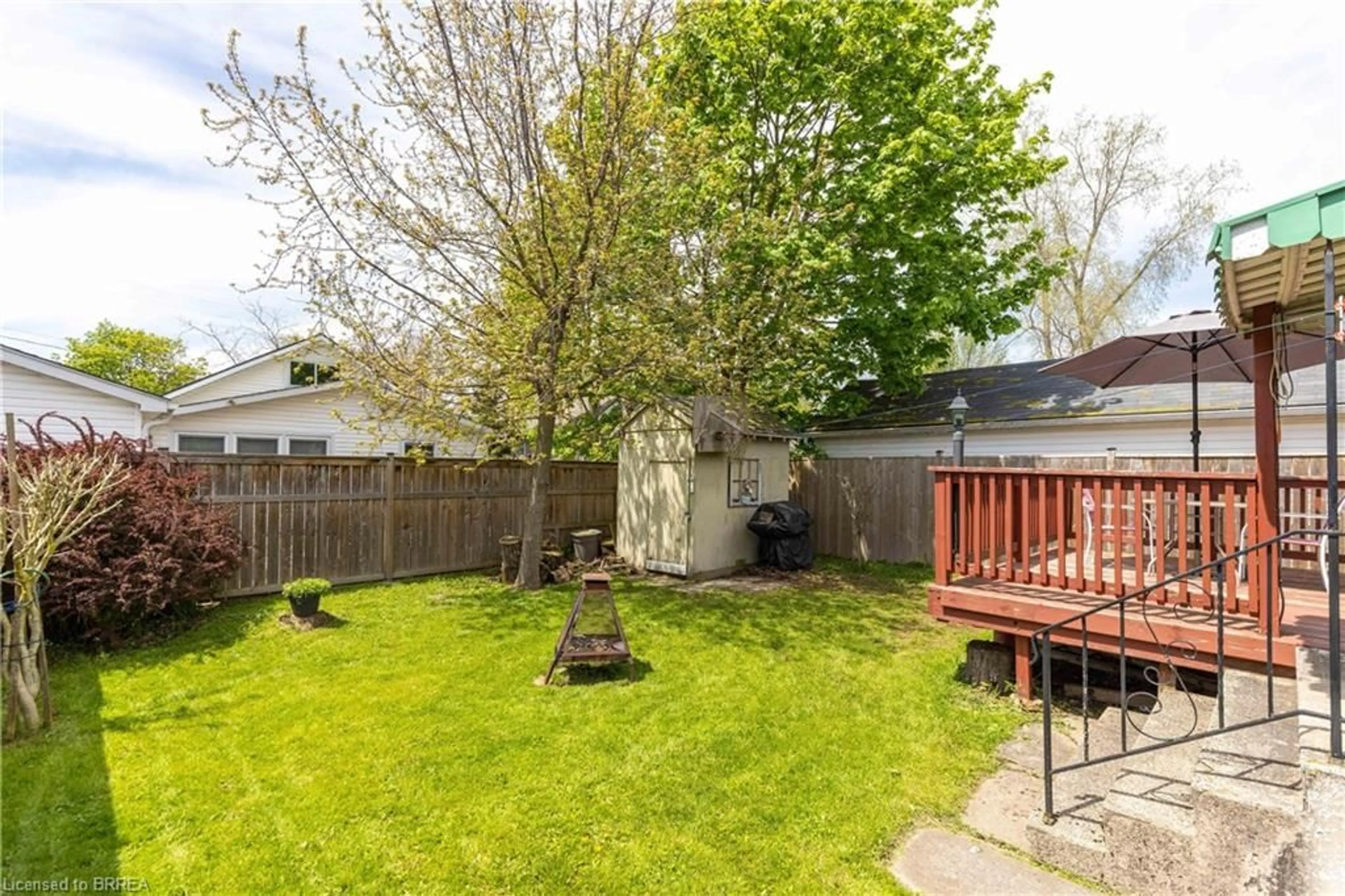Patio, street for 117 Cambridge Rd, Crystal Beach Ontario L0S 1B0