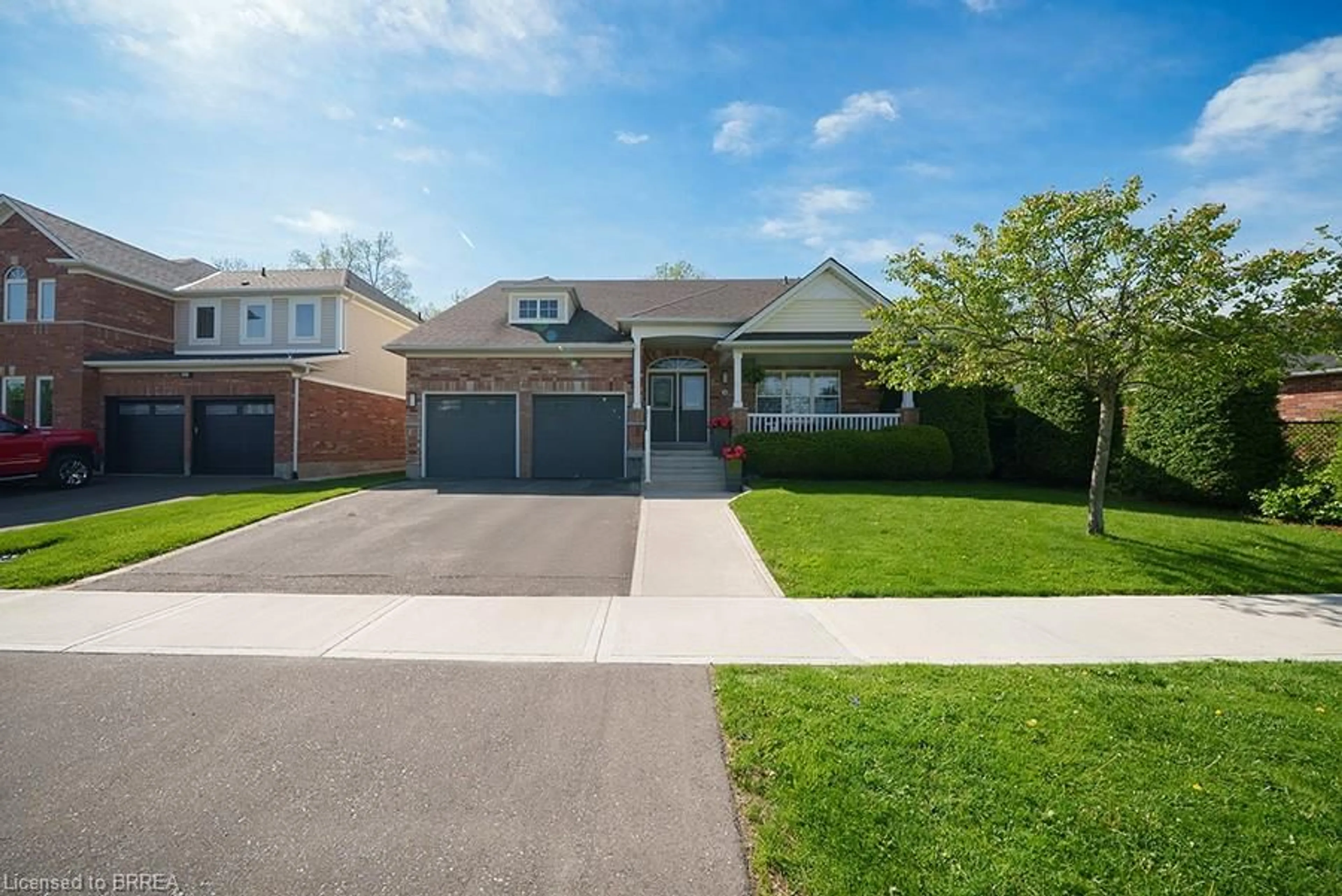 Home with brick exterior material, street for 39 Hunter Way, Brantford Ontario N3T 6S3