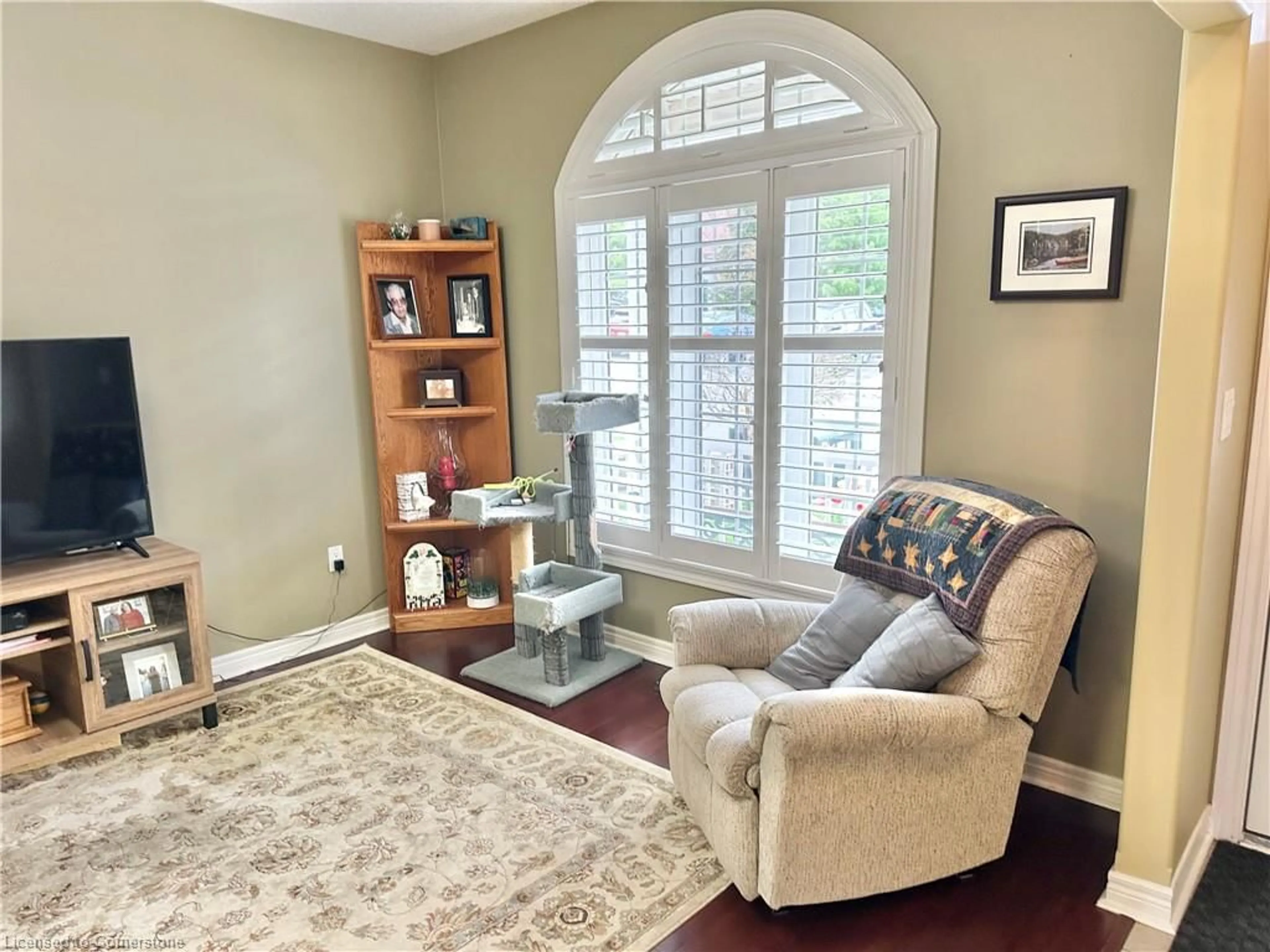Living room with furniture, unknown for 410 Queen St #23, Simcoe Ontario N3Y 0A3