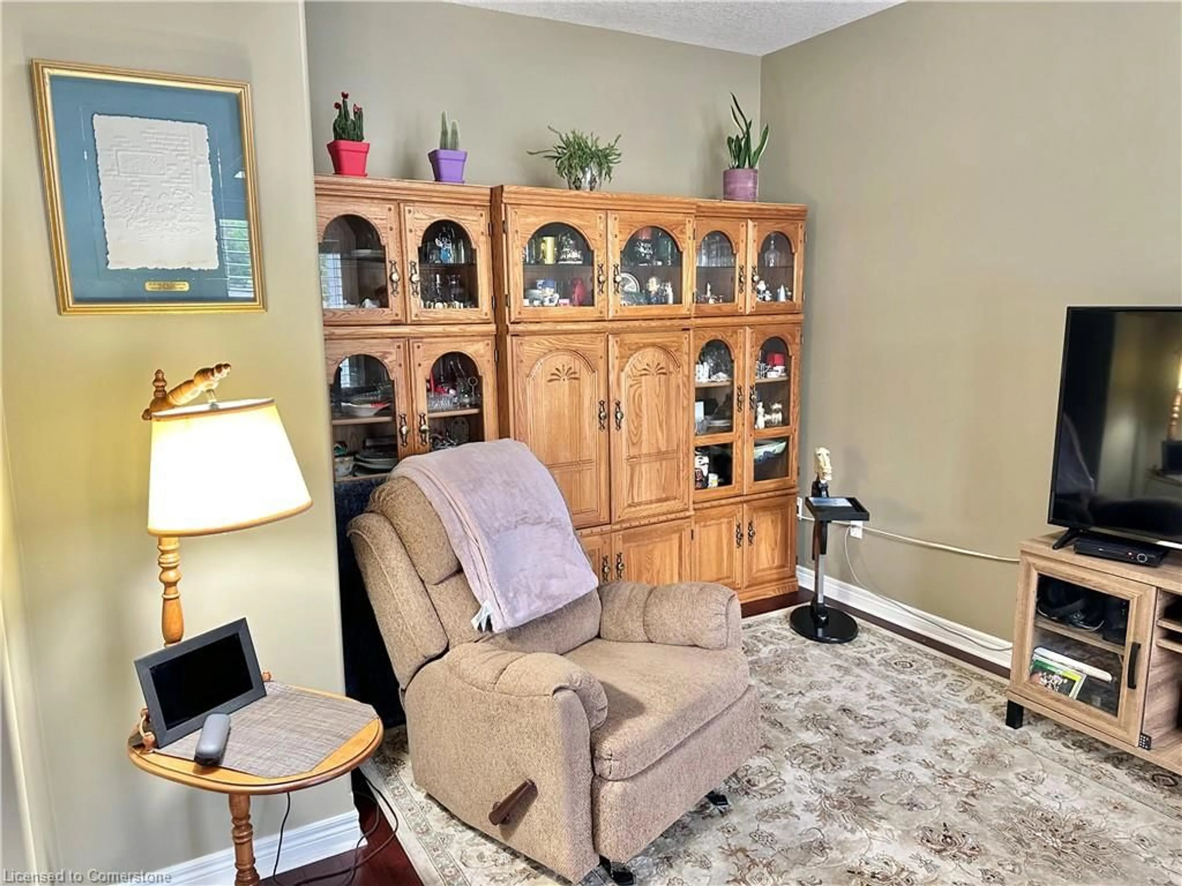 Living room with furniture, unknown for 410 Queen St #23, Simcoe Ontario N3Y 0A3