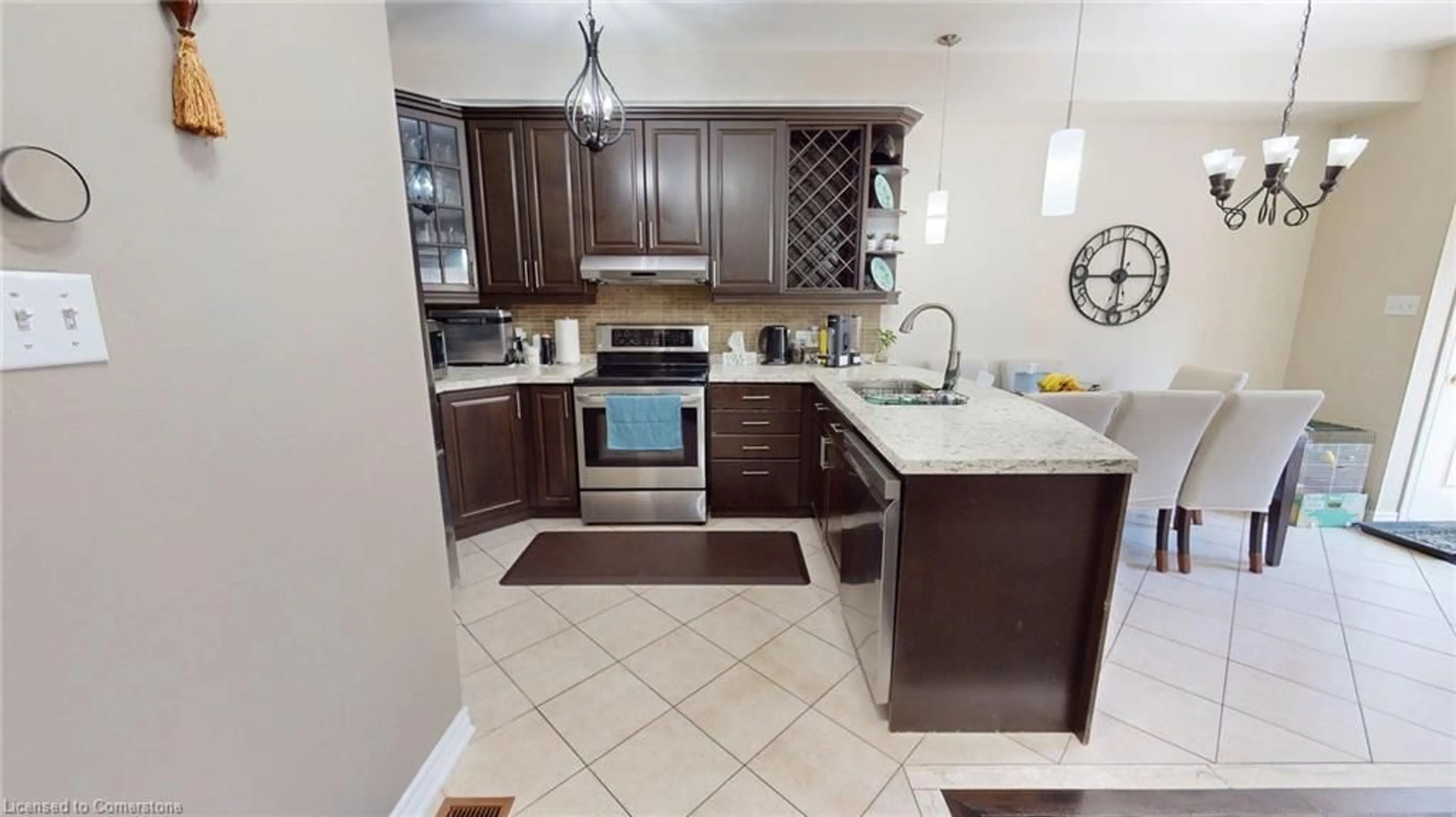 Open concept kitchen, ceramic/tile floor for 206 Springstead Ave, Stoney Creek Ontario L8E 6E8