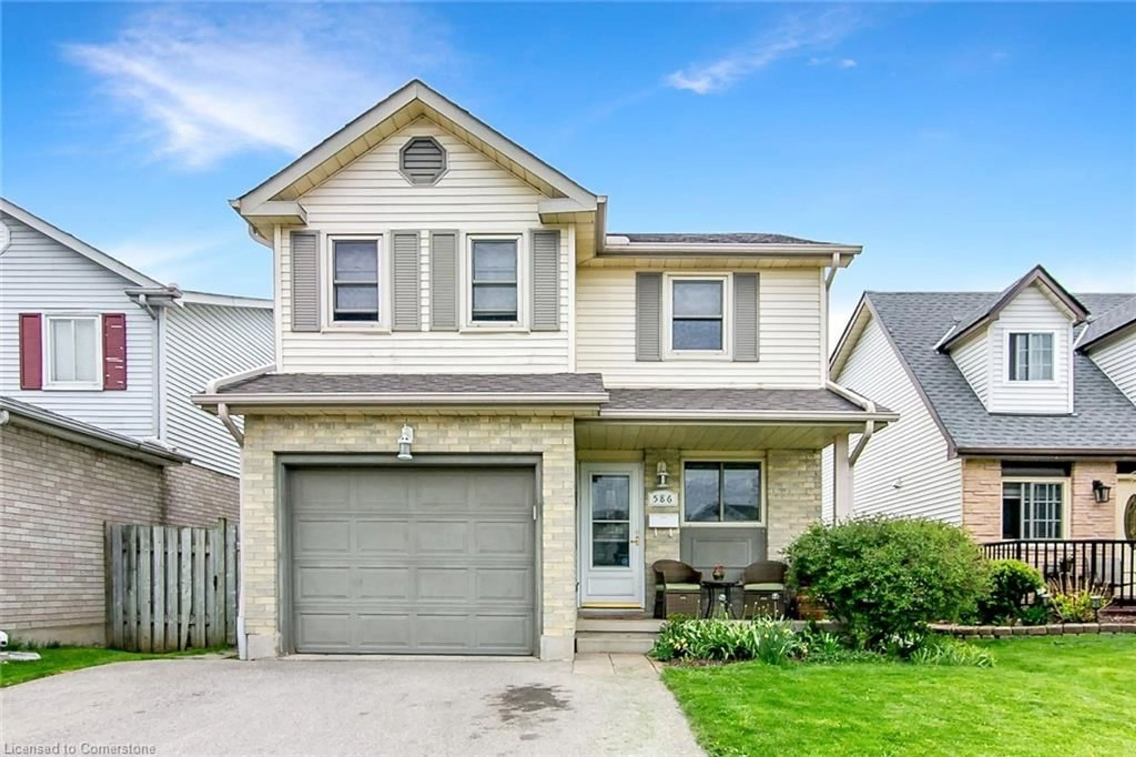 Home with vinyl exterior material, street for 586 Drummerhill Cres, Waterloo Ontario N2T 1G4