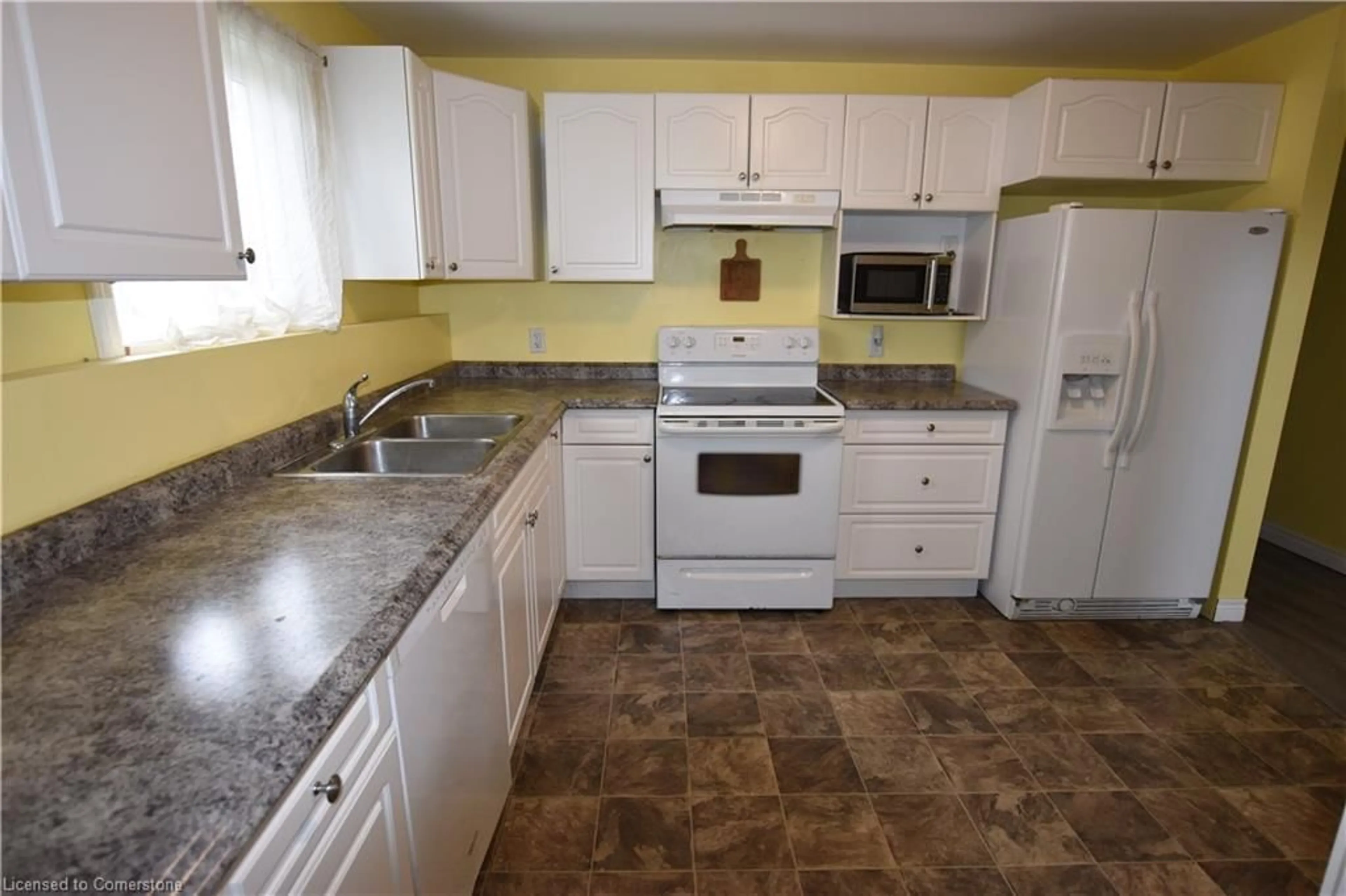 Standard kitchen, ceramic/tile floor for 3 Elgin St, Thorold Ontario L2V 3B3