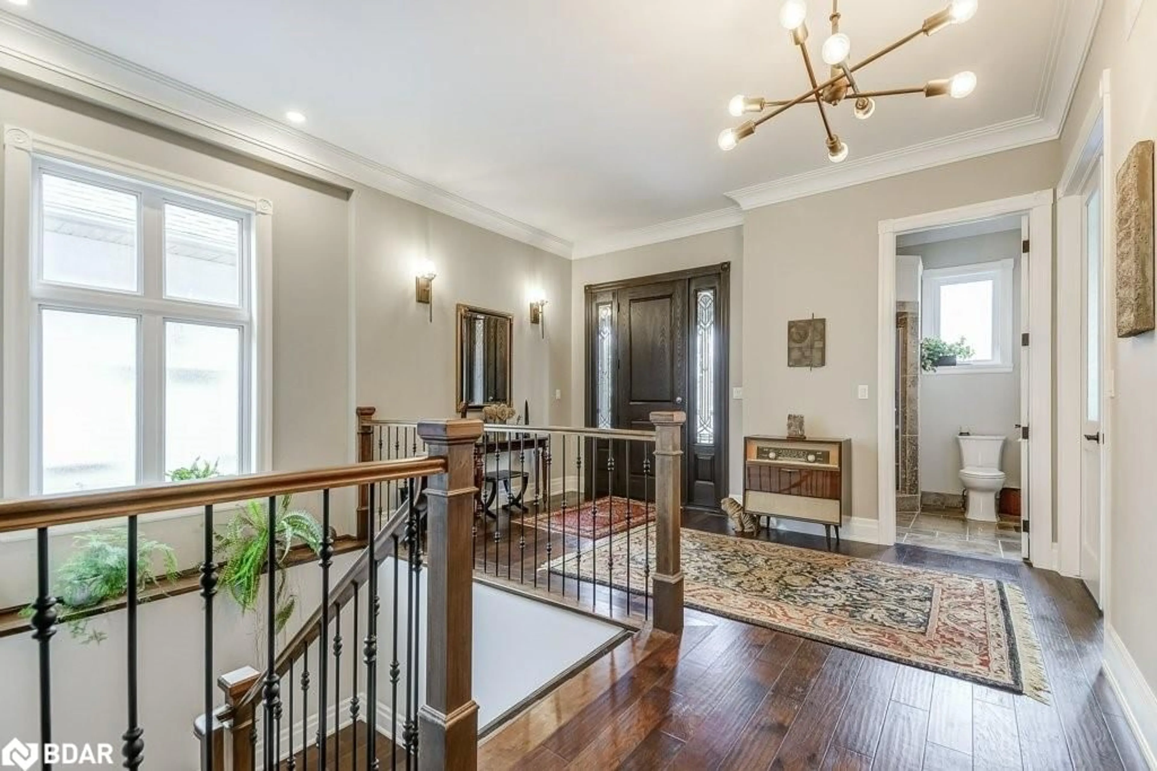 Indoor foyer for 413 Nassau St, Niagara-on-the-Lake Ontario L0S 1J0