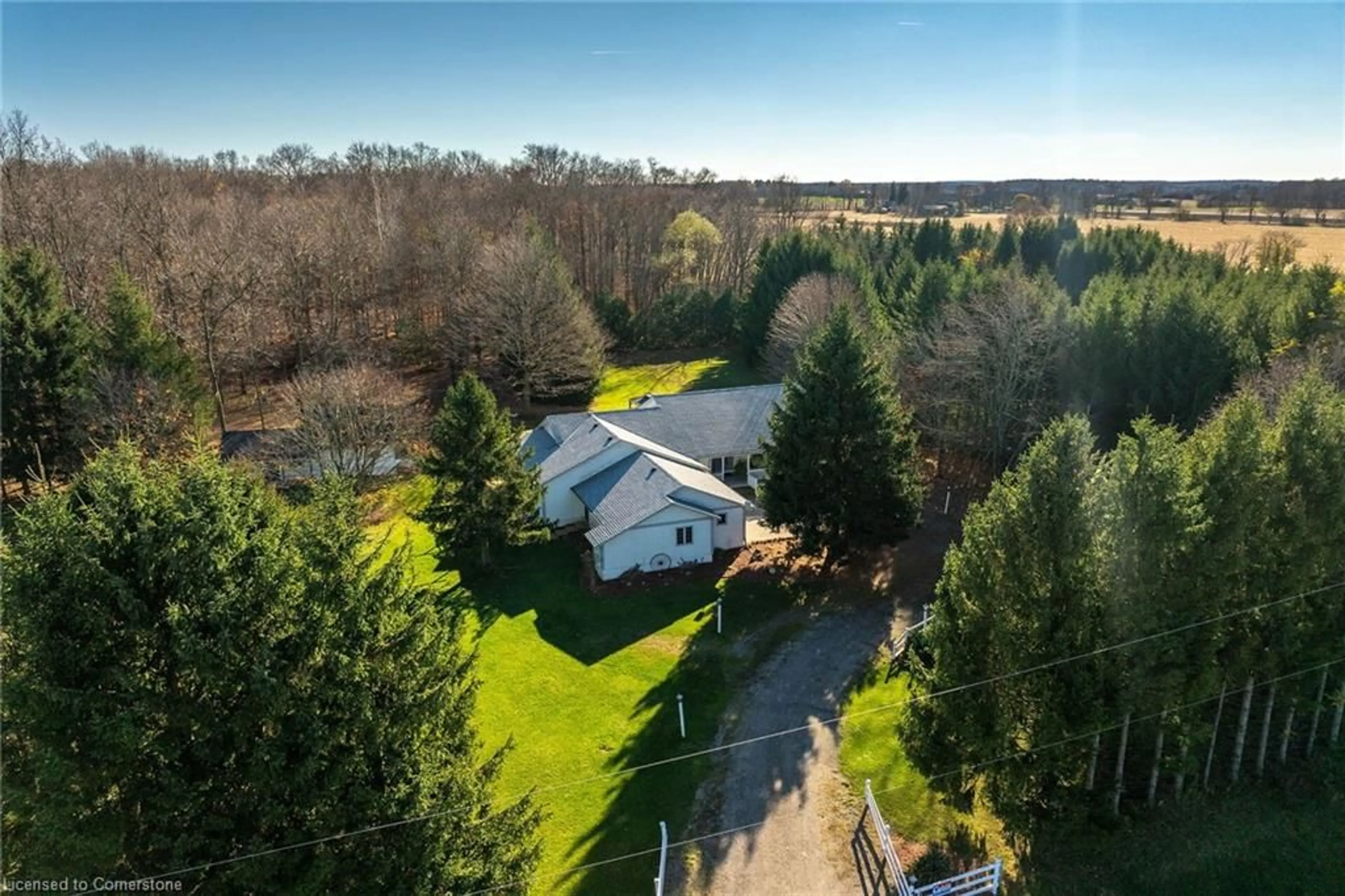 A pic from outside/outdoor area/front of a property/back of a property/a pic from drone, unknown for 1500 Concession 7 Townsend Rd, Norfolk Ontario N0E 1Y0