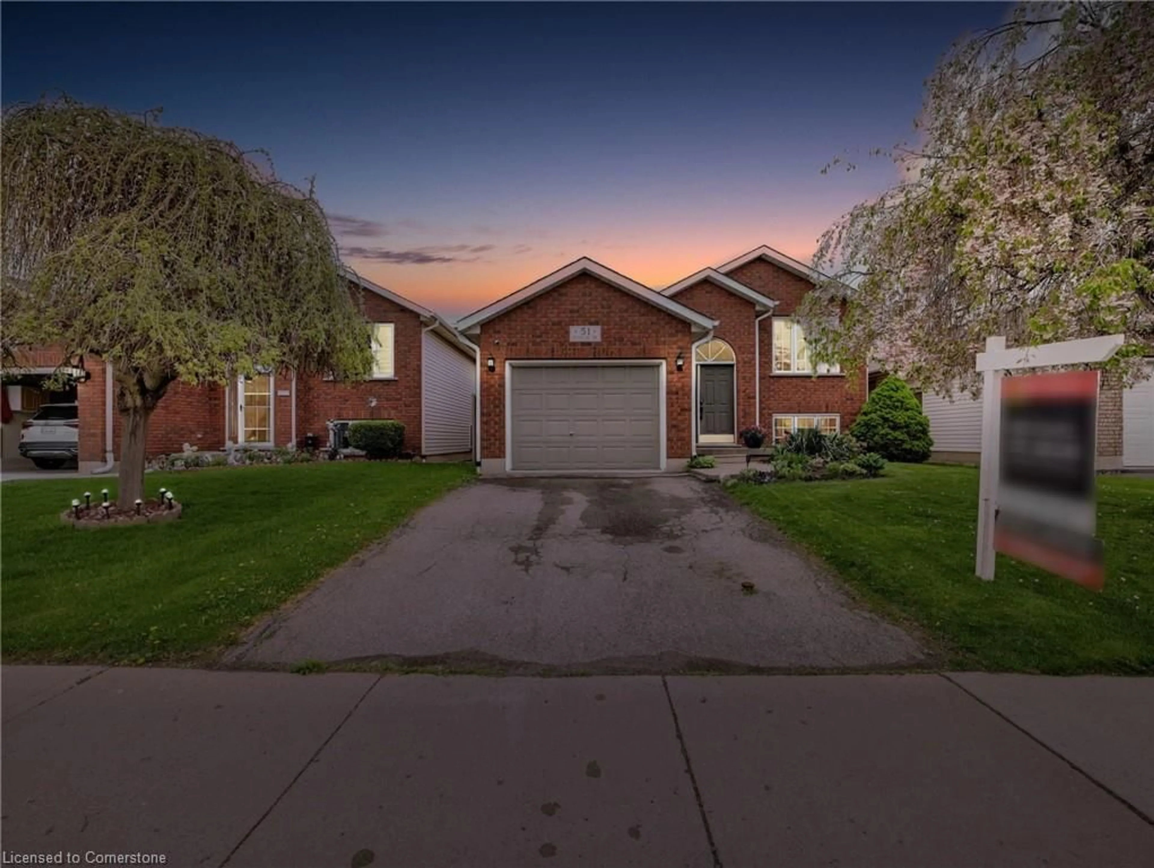 A pic from outside/outdoor area/front of a property/back of a property/a pic from drone, street for 51 Donegal Dr, Brantford Ontario N3T 6L2
