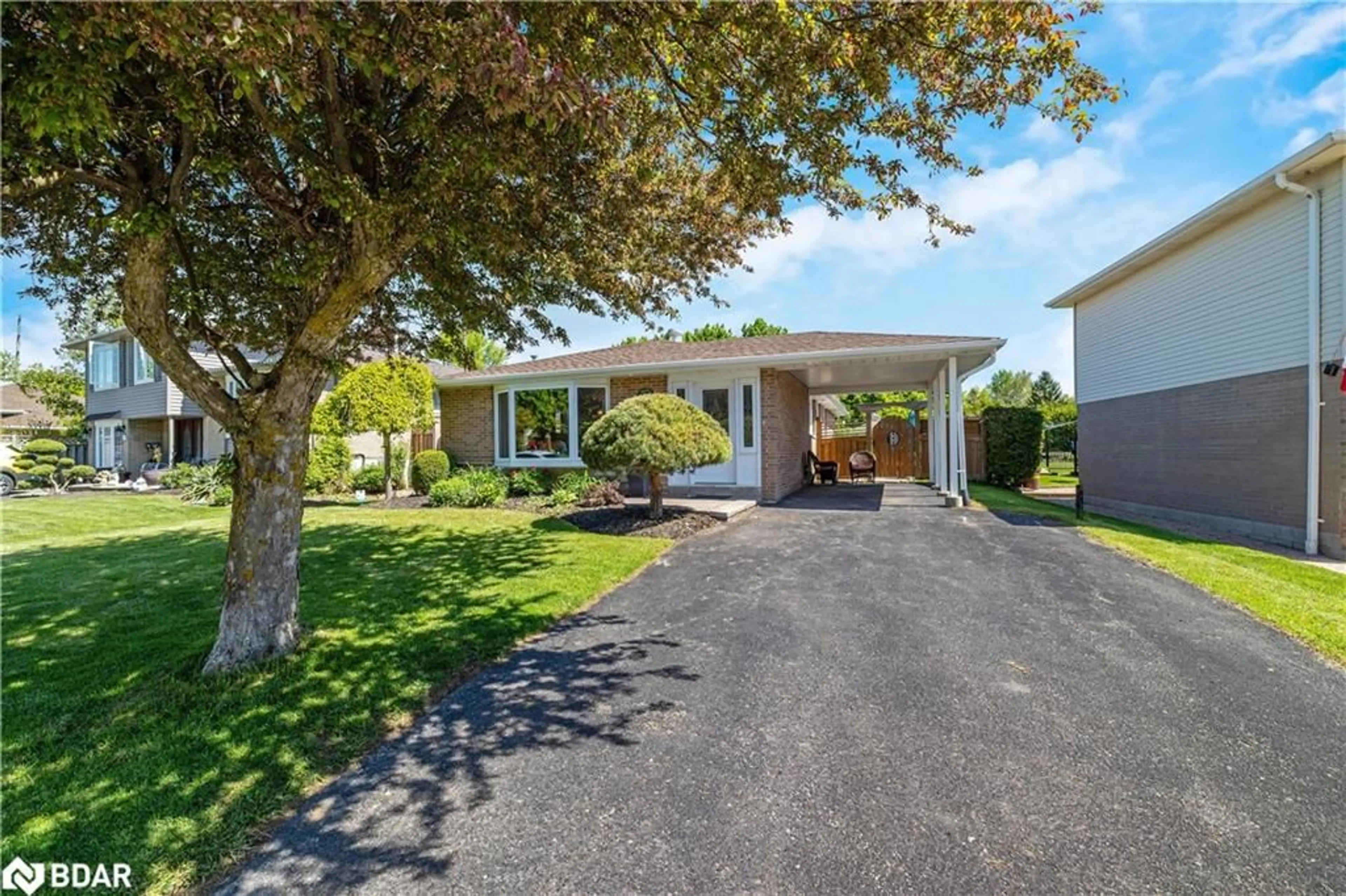 A pic from outside/outdoor area/front of a property/back of a property/a pic from drone, street for 183 Delrex Blvd, Halton Ontario L7G 4E4