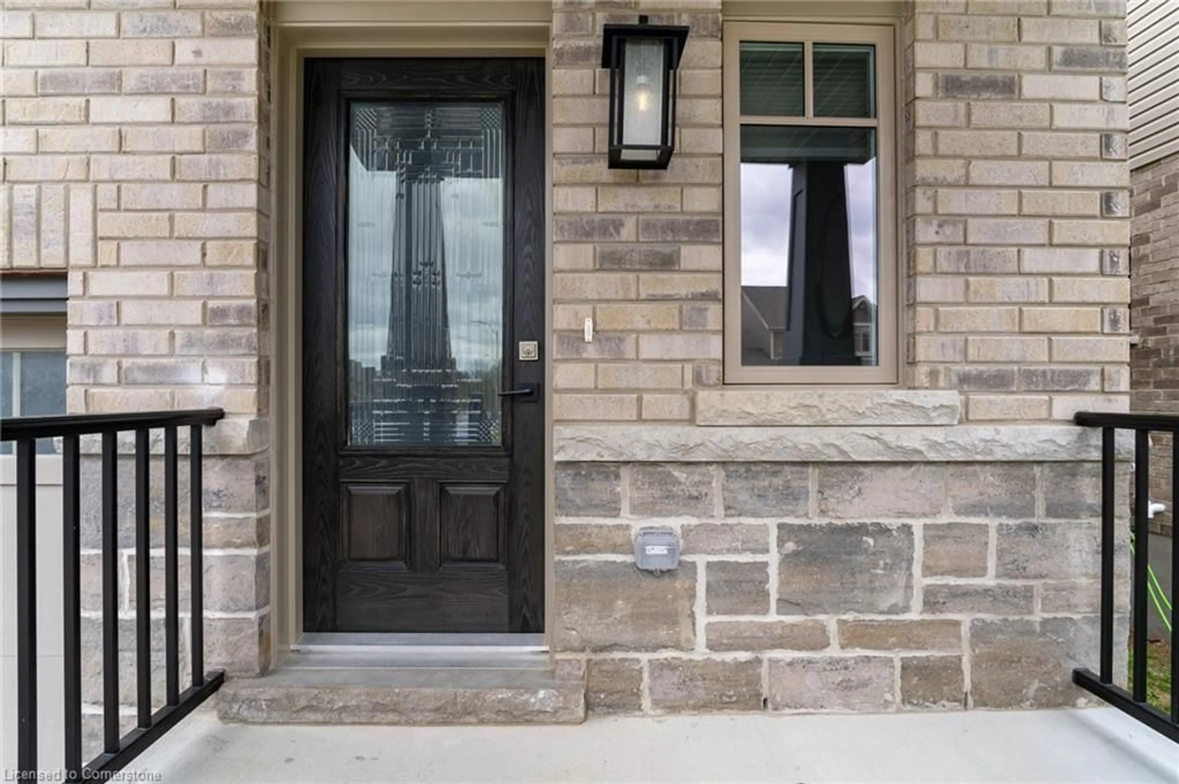Indoor entryway for 99 Archer Ave, Simcoe Ontario L9Y 0E2