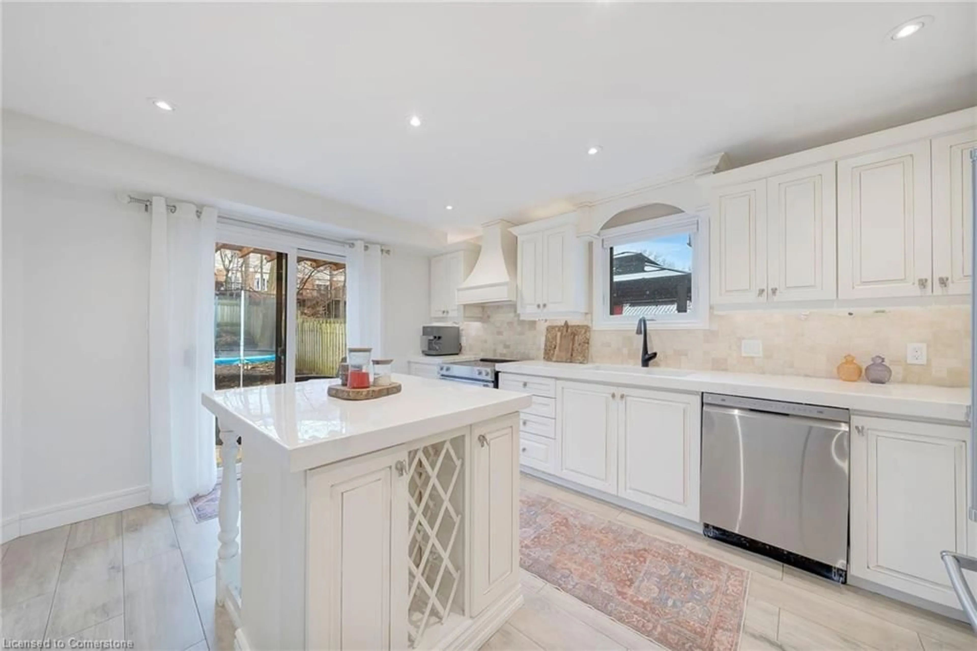 Open concept kitchen, ceramic/tile floor for 37 Dalegrove Cres, Stoney Creek Ontario L8J 3R5