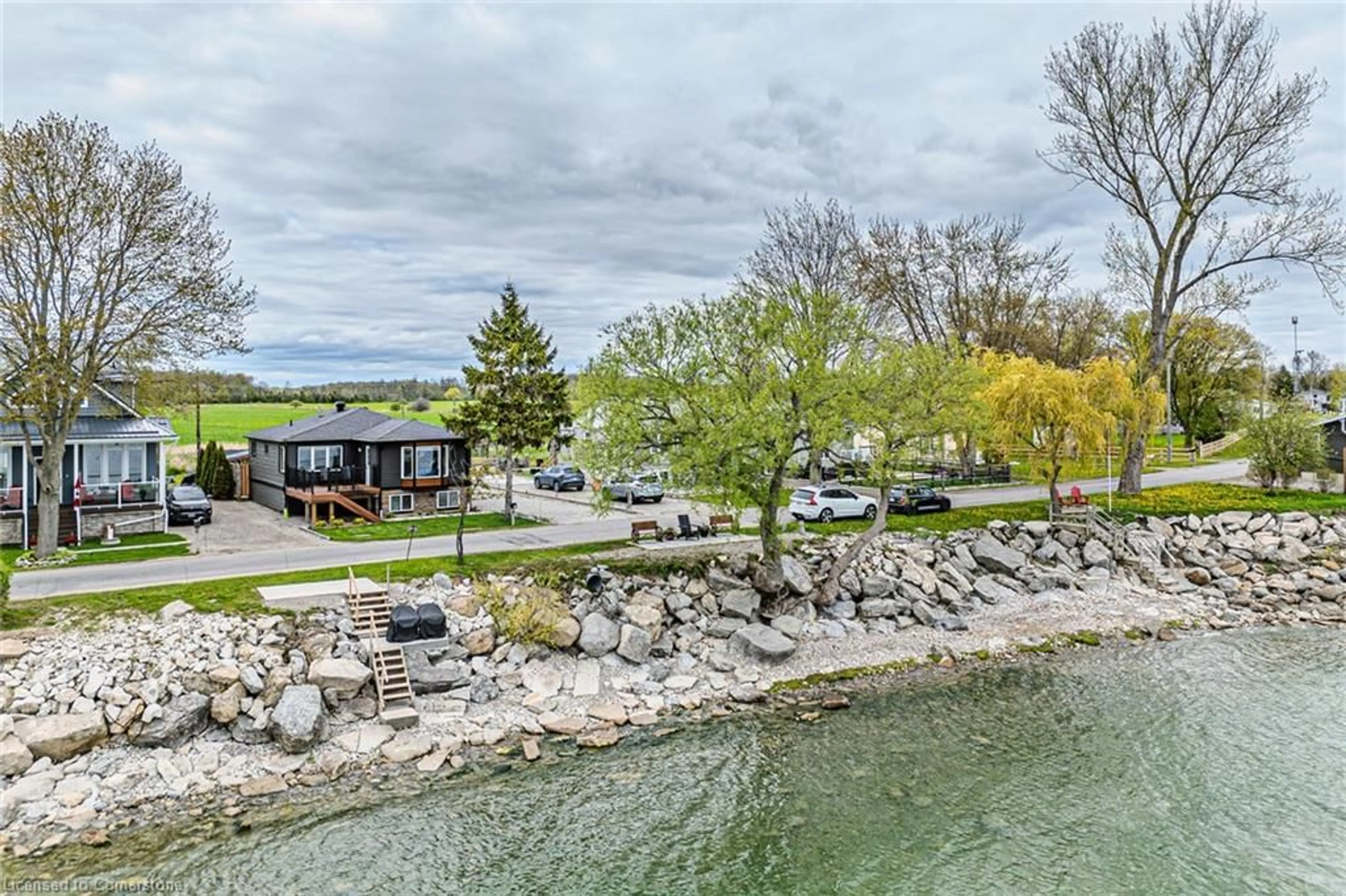 A pic from outside/outdoor area/front of a property/back of a property/a pic from drone, water/lake/river/ocean view for 1231 Lakeshore Rd, Selkirk Ontario N0A 1P0