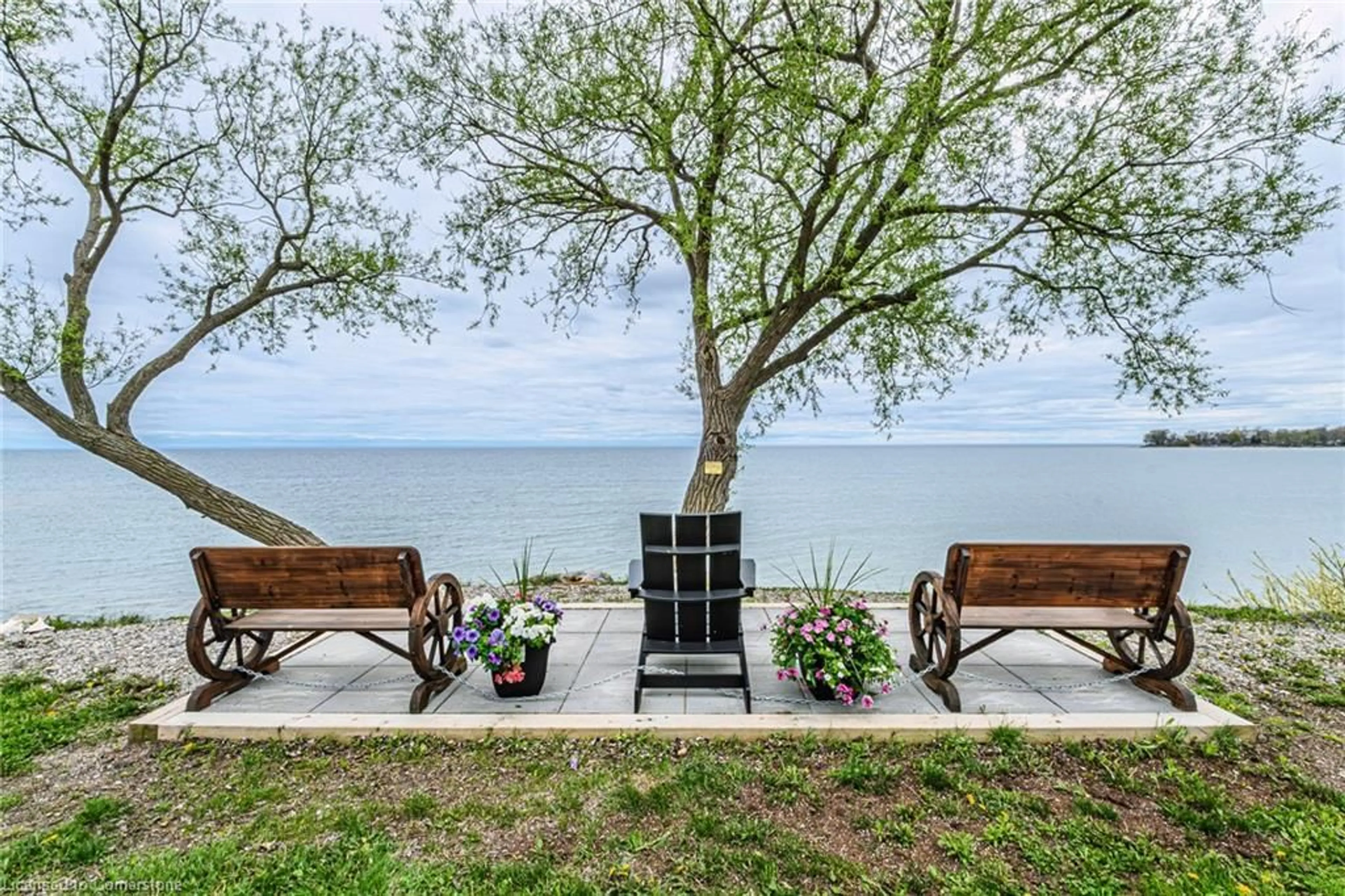 Patio, water/lake/river/ocean view for 1231 Lakeshore Rd, Selkirk Ontario N0A 1P0
