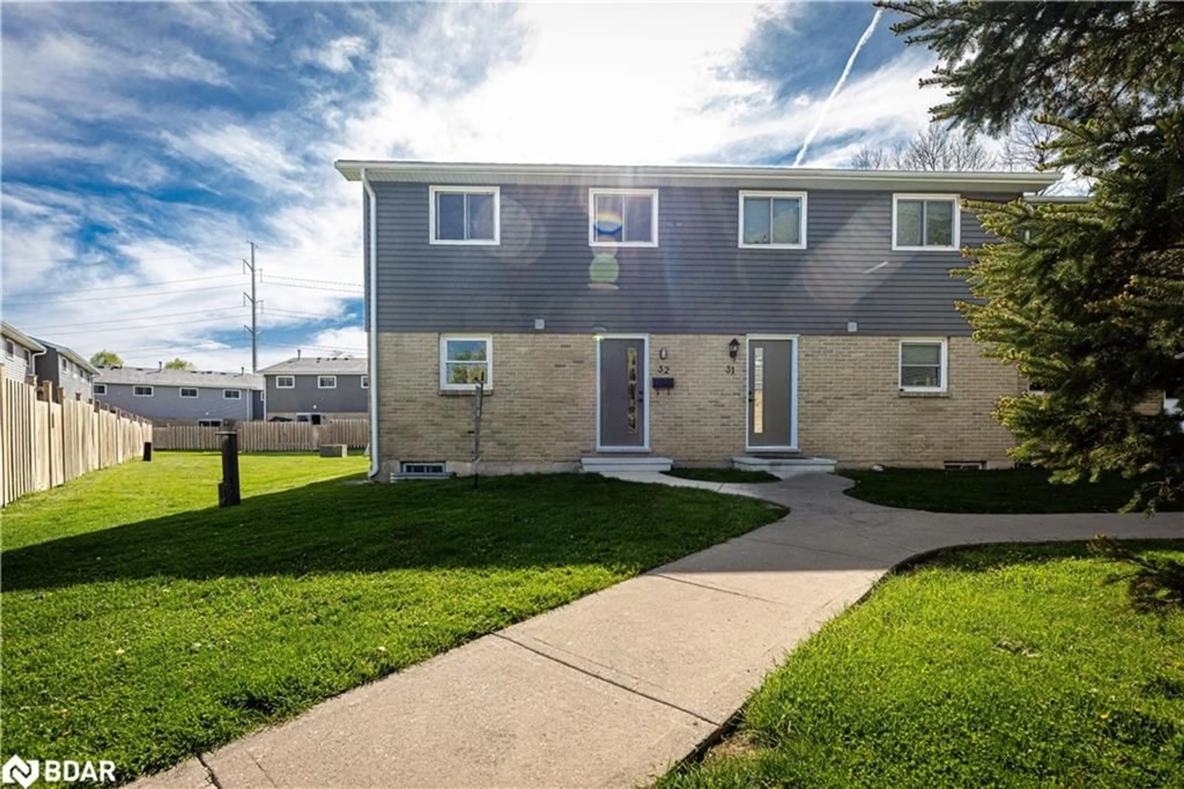 Home with vinyl exterior material, street for 470 Second Street #32, London Ontario N5V 3X4
