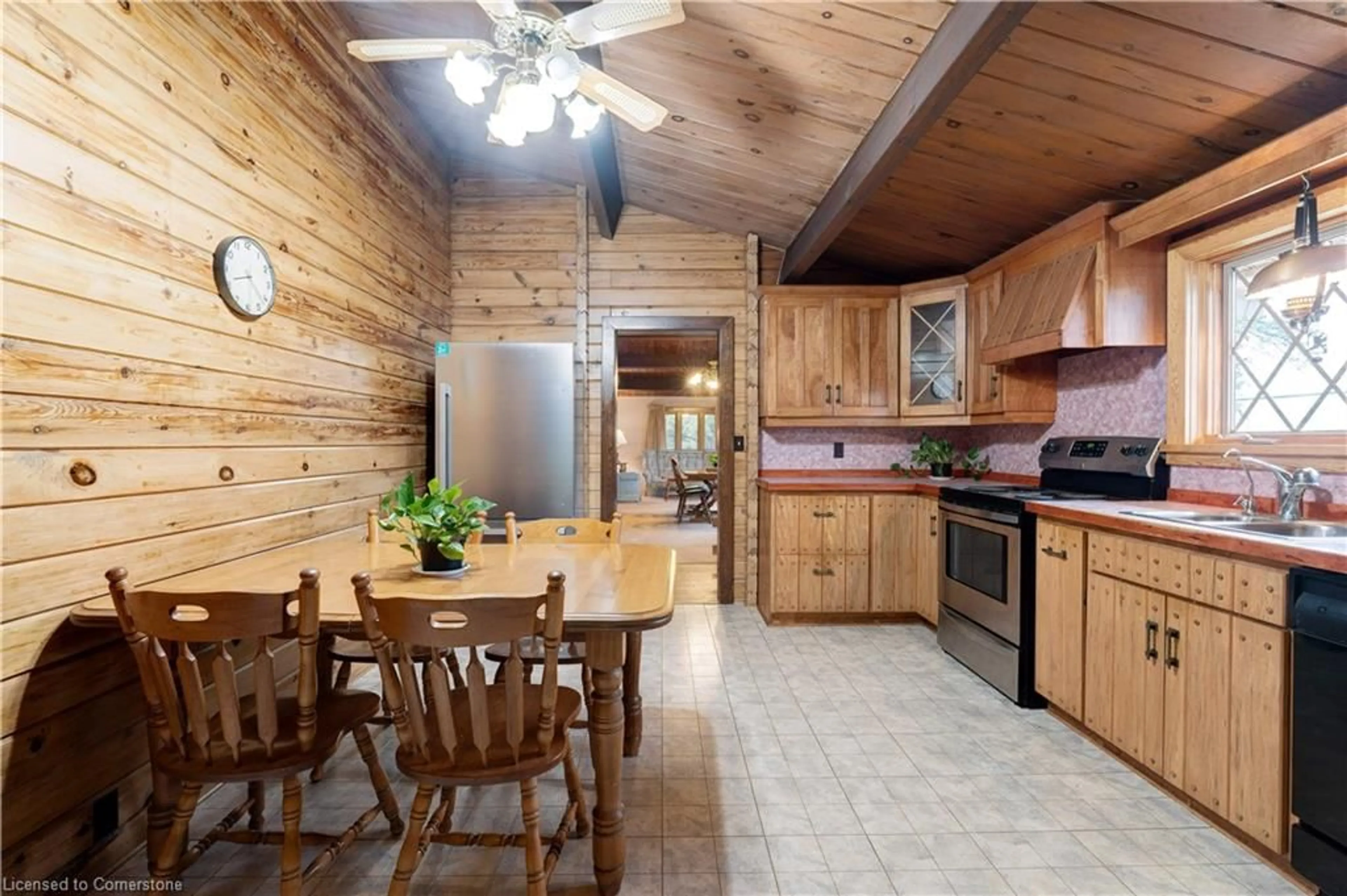 Rustic kitchen, wood/laminate floor for 1253 Highway No. 6, Millgrove Ontario L0R 1V0