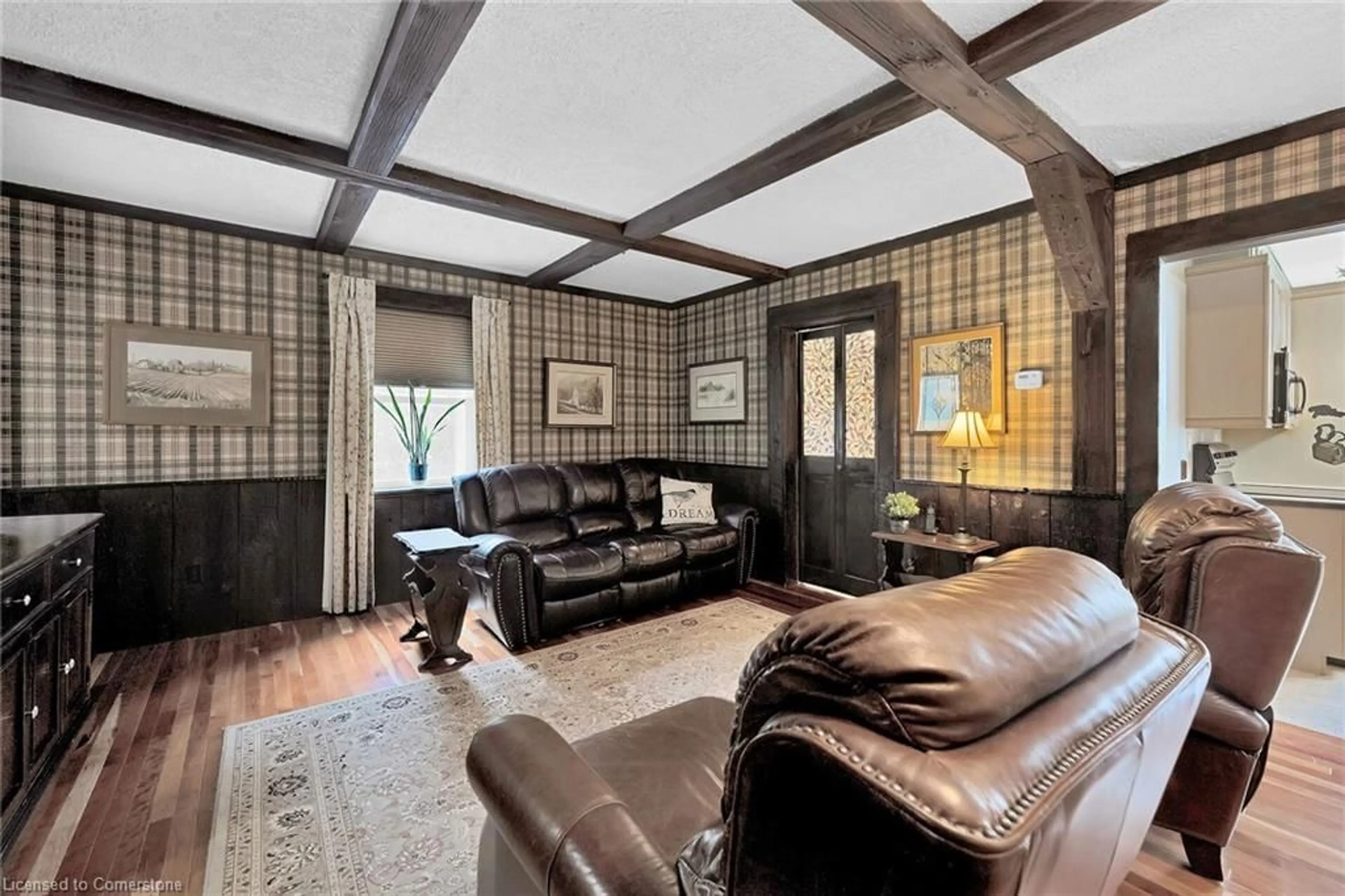 Living room with furniture, unknown for 829 Millgrove Side Rd, Flamborough Ontario L0R 1V0