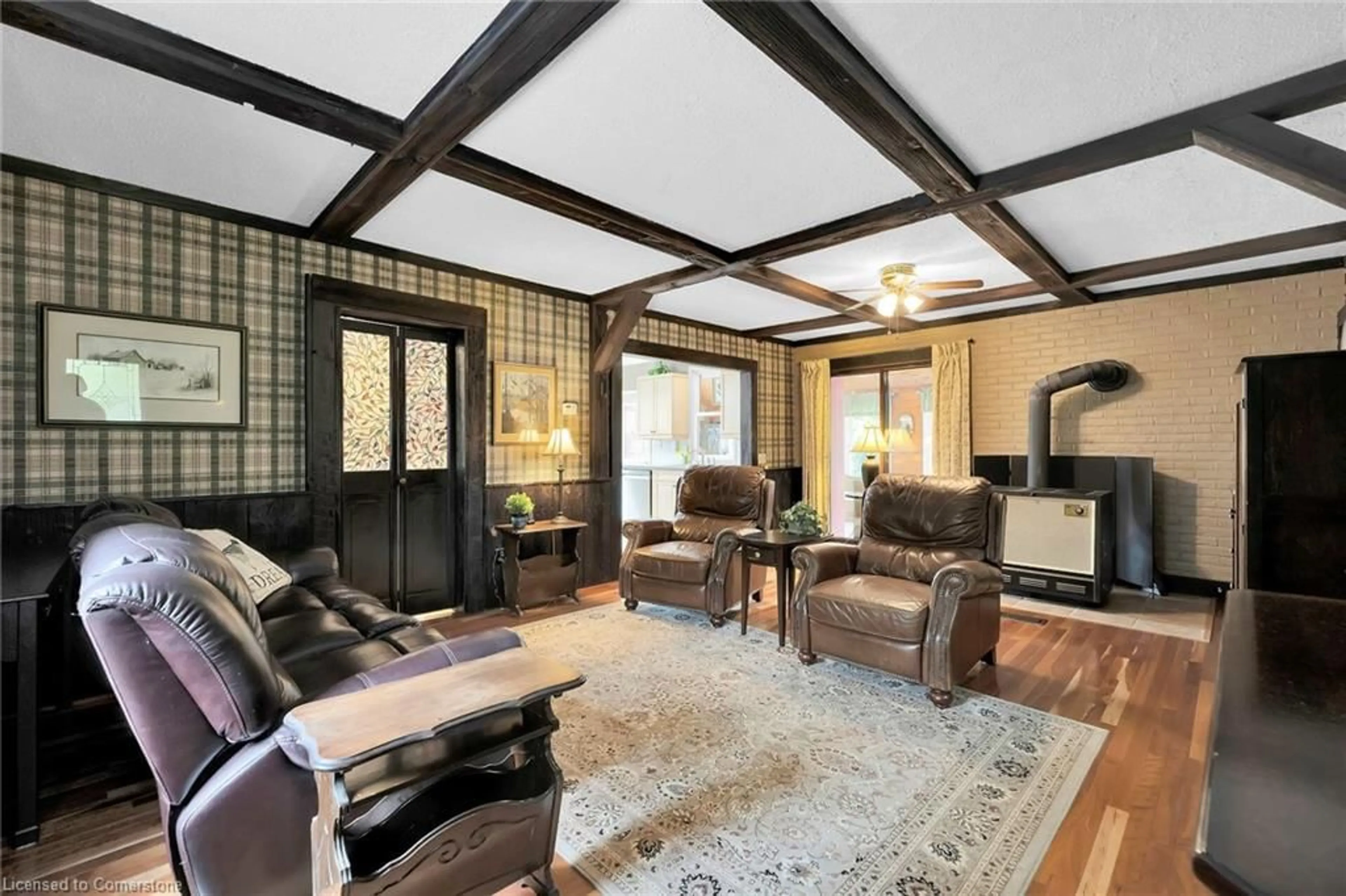 Living room with furniture, unknown for 829 Millgrove Side Rd, Flamborough Ontario L0R 1V0