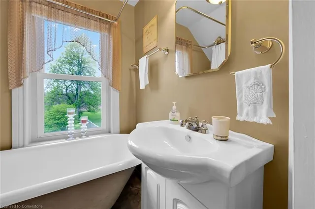 Additional property image - 829 Millgrove Side Rd