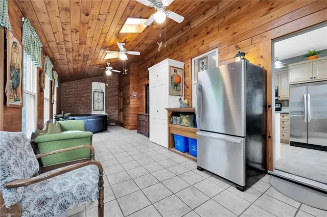 Additional property image - 829 Millgrove Side Rd