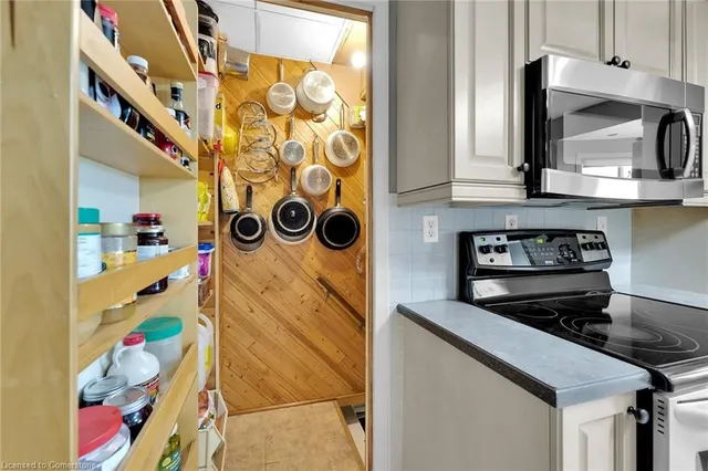 Additional property image - 829 Millgrove Side Rd