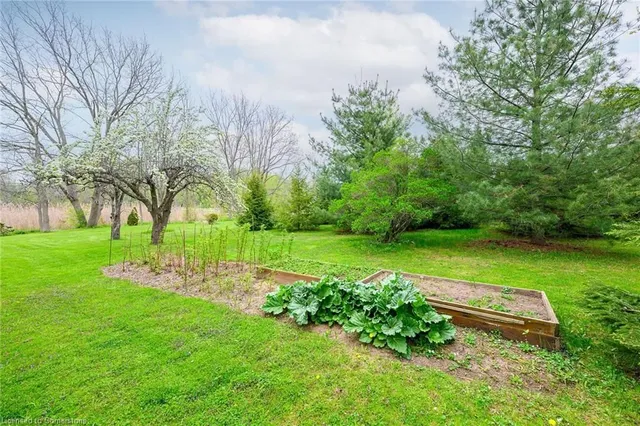Additional property image - 829 Millgrove Side Rd