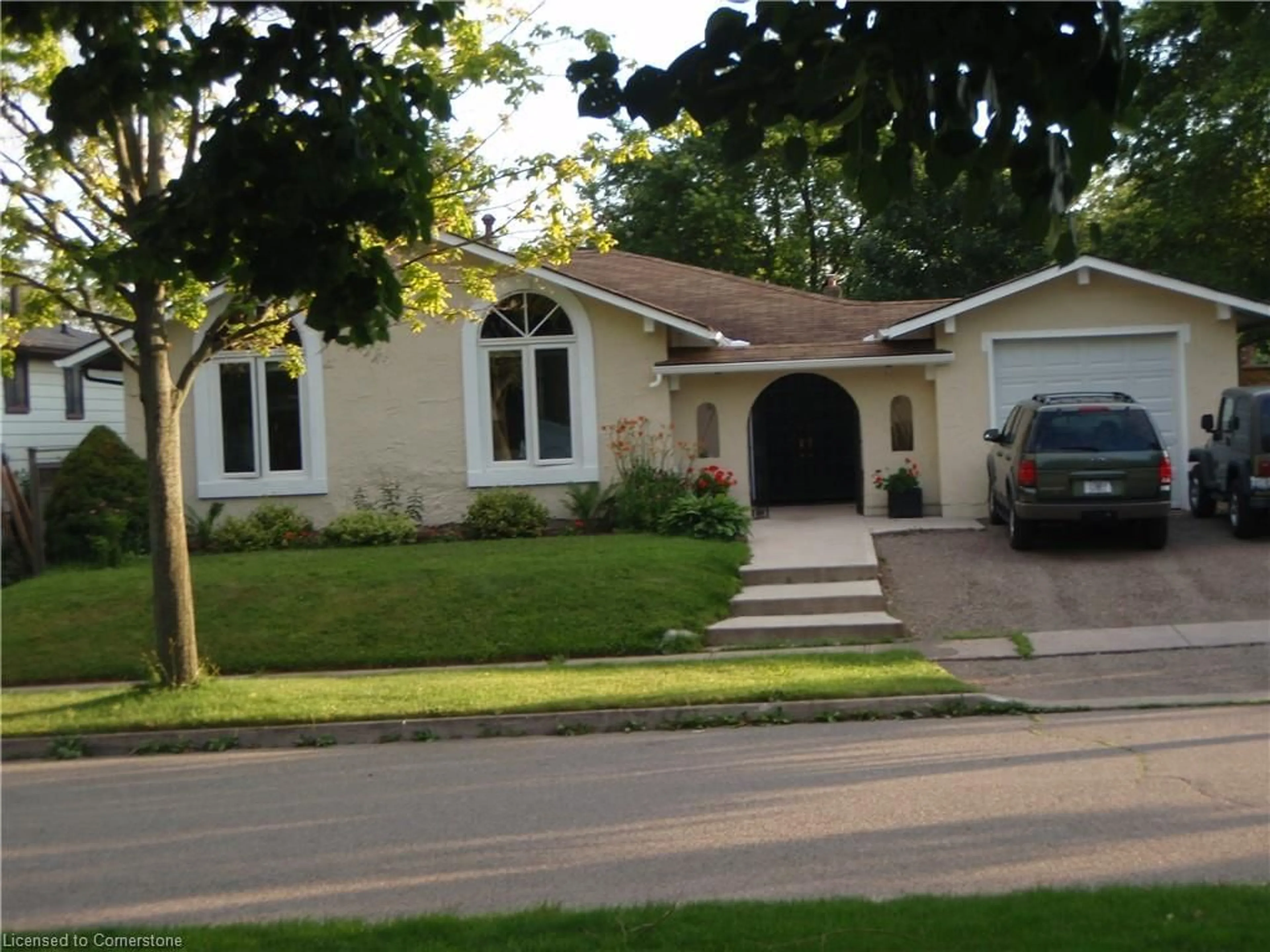 Home with vinyl exterior material, street for 2381 Wyandotte Dr, Oakville Ontario L6L 2T4