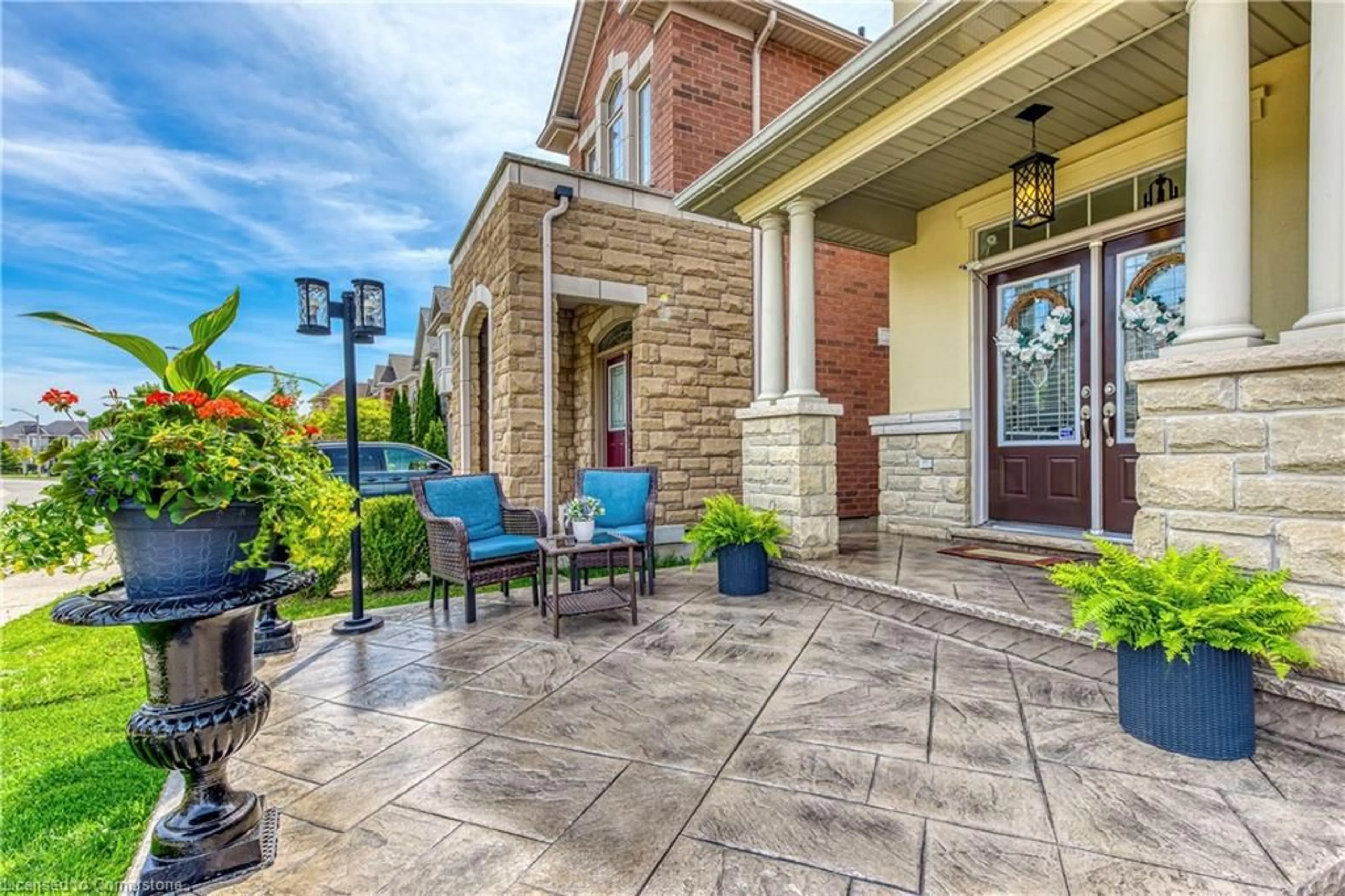 Patio, street for 4699 Irena Ave, Burlington Ontario L7M 0K2