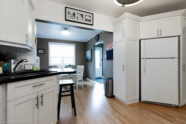 Additional property image - 3 Glen Crt