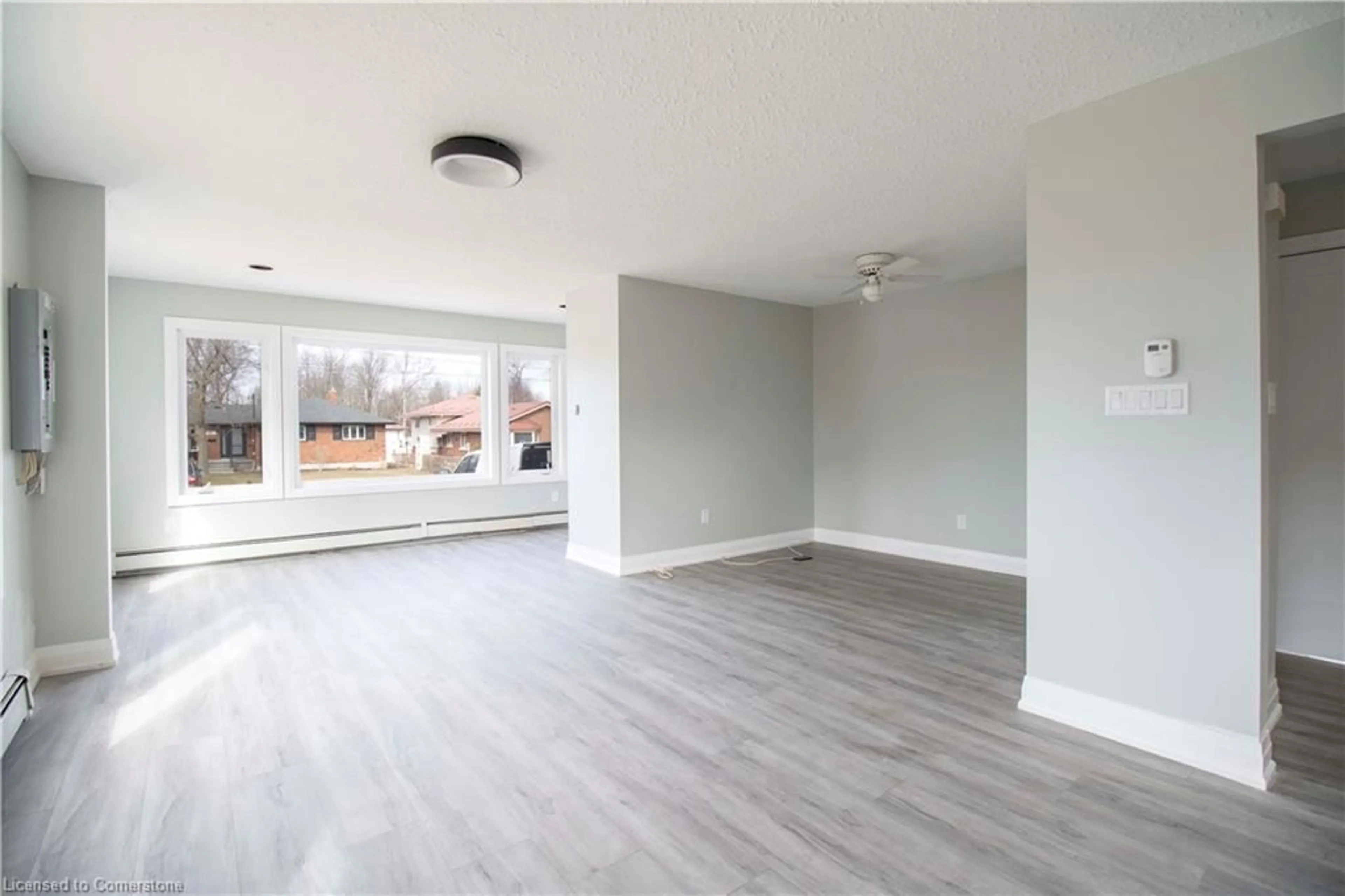 A pic of a room for 393 Bowen Rd, Fort Erie Ontario L2A 2Z2