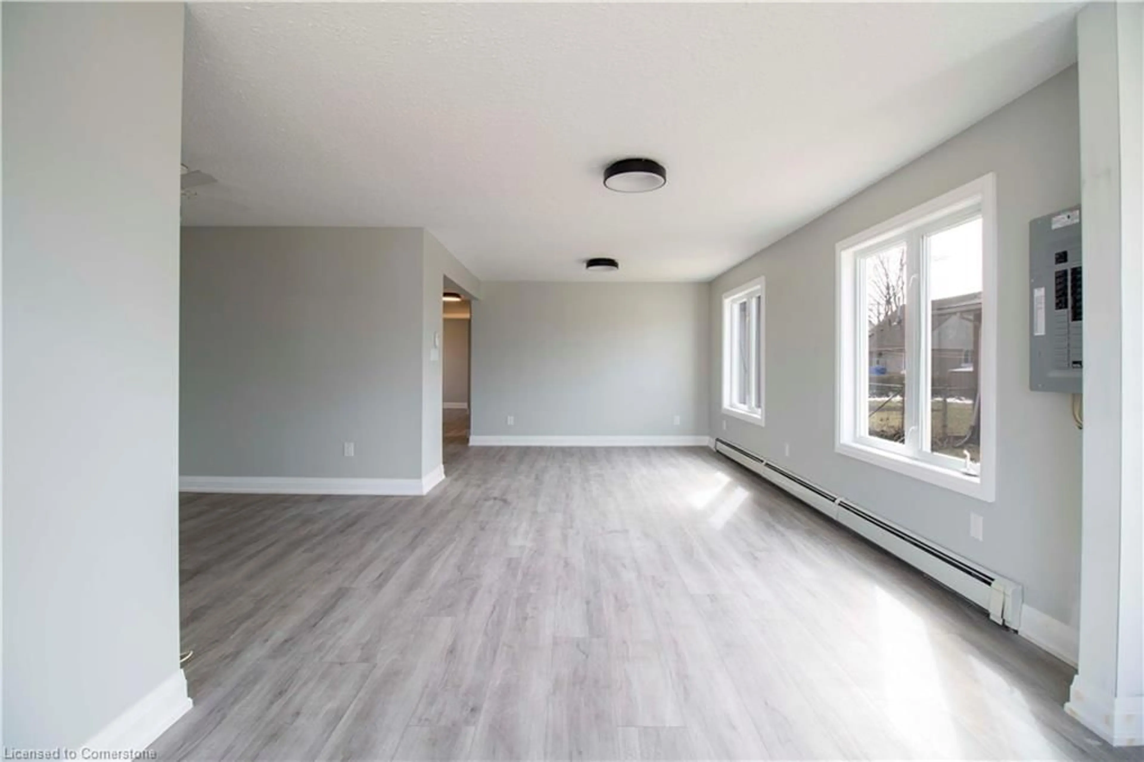 A pic of a room for 393 Bowen Rd, Fort Erie Ontario L2A 2Z2