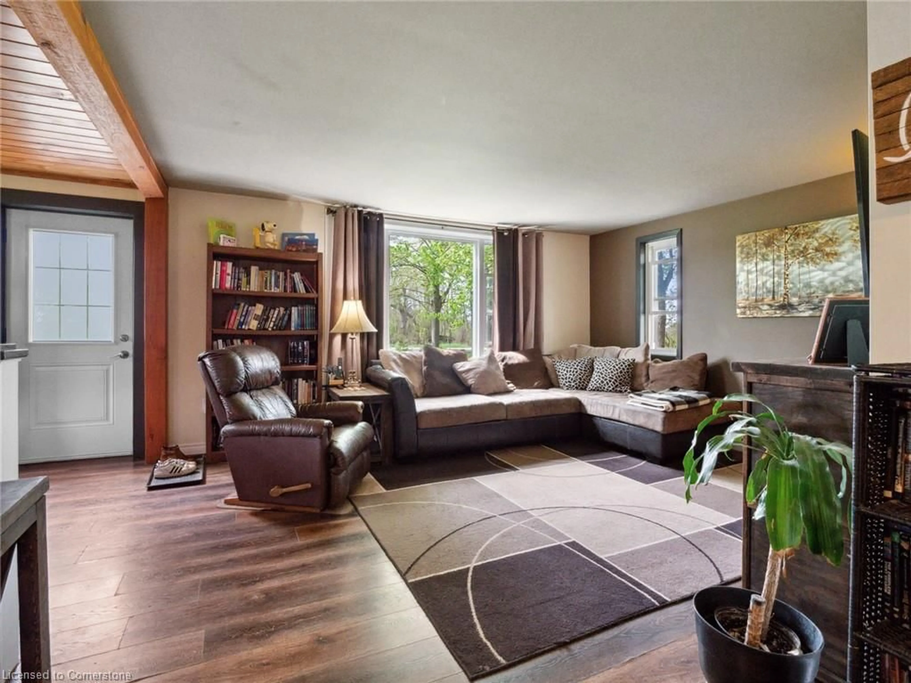 Living room with furniture, unknown for 83456 Old River St, Wellandport Ontario L0R 2J0
