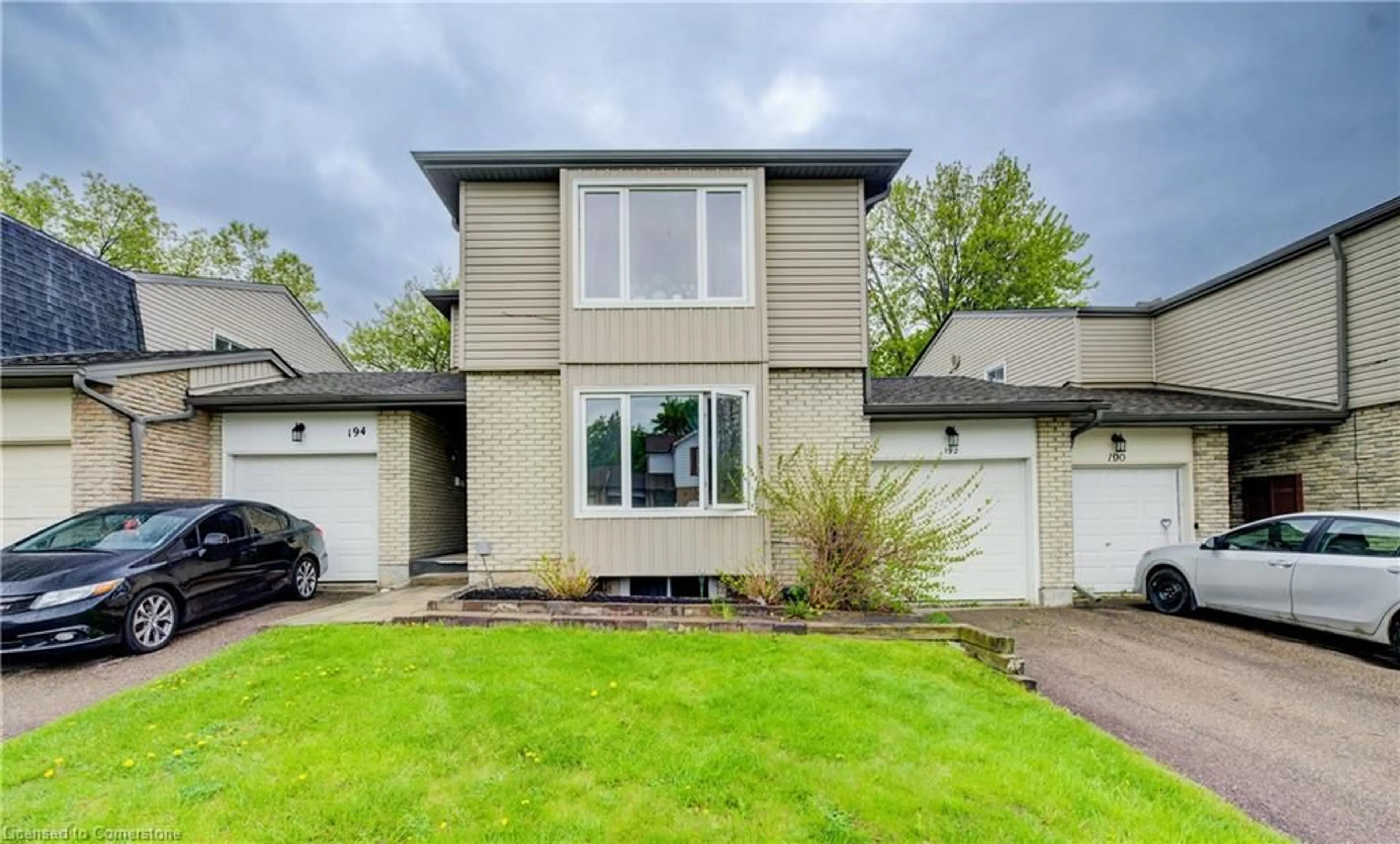 Home with vinyl exterior material, street for 192 Silver Aspen Cres, Kitchener Ontario N2N 1J1