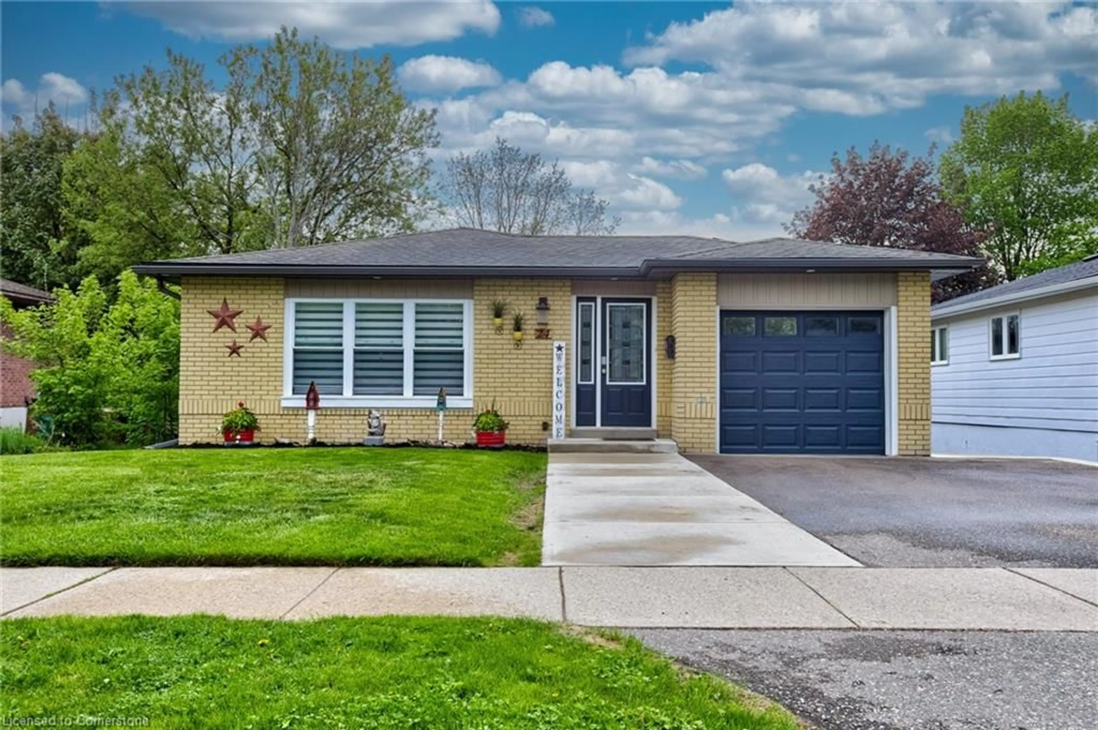 Home with vinyl exterior material, street for 24 Scott Rd, Cambridge Ontario N3C 2X4