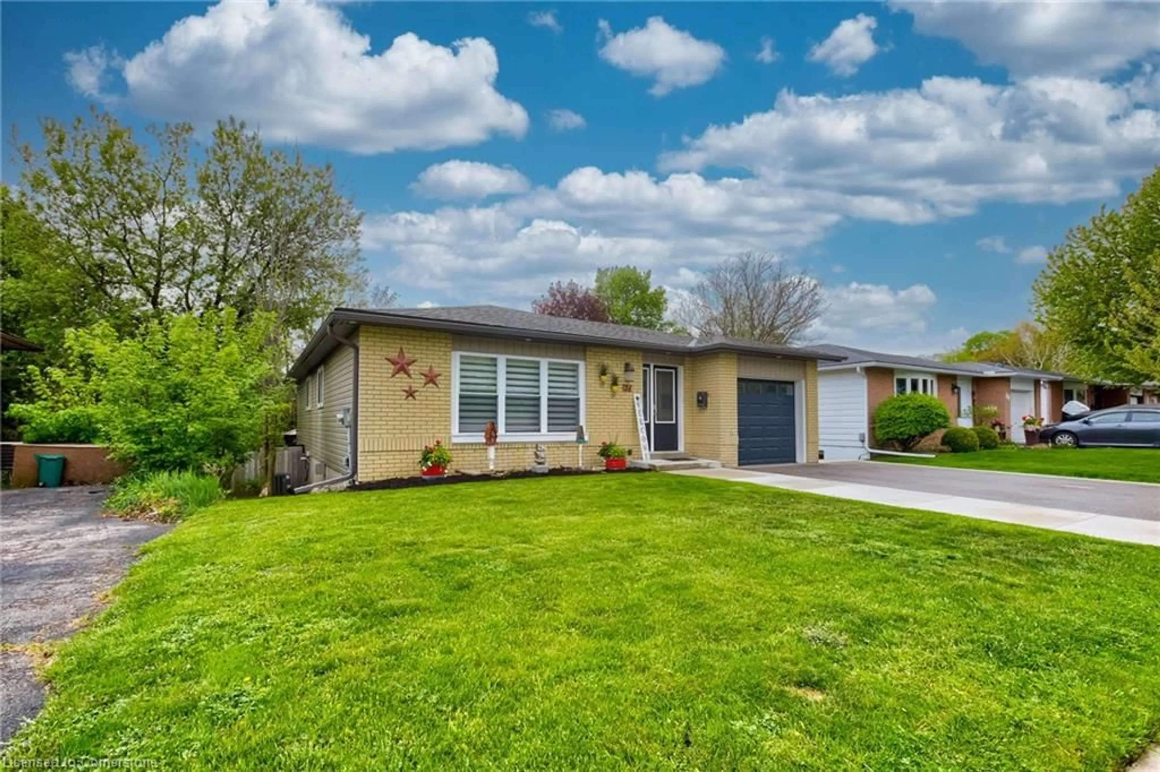 Unknown for 24 Scott Rd, Cambridge Ontario N3C 2X4