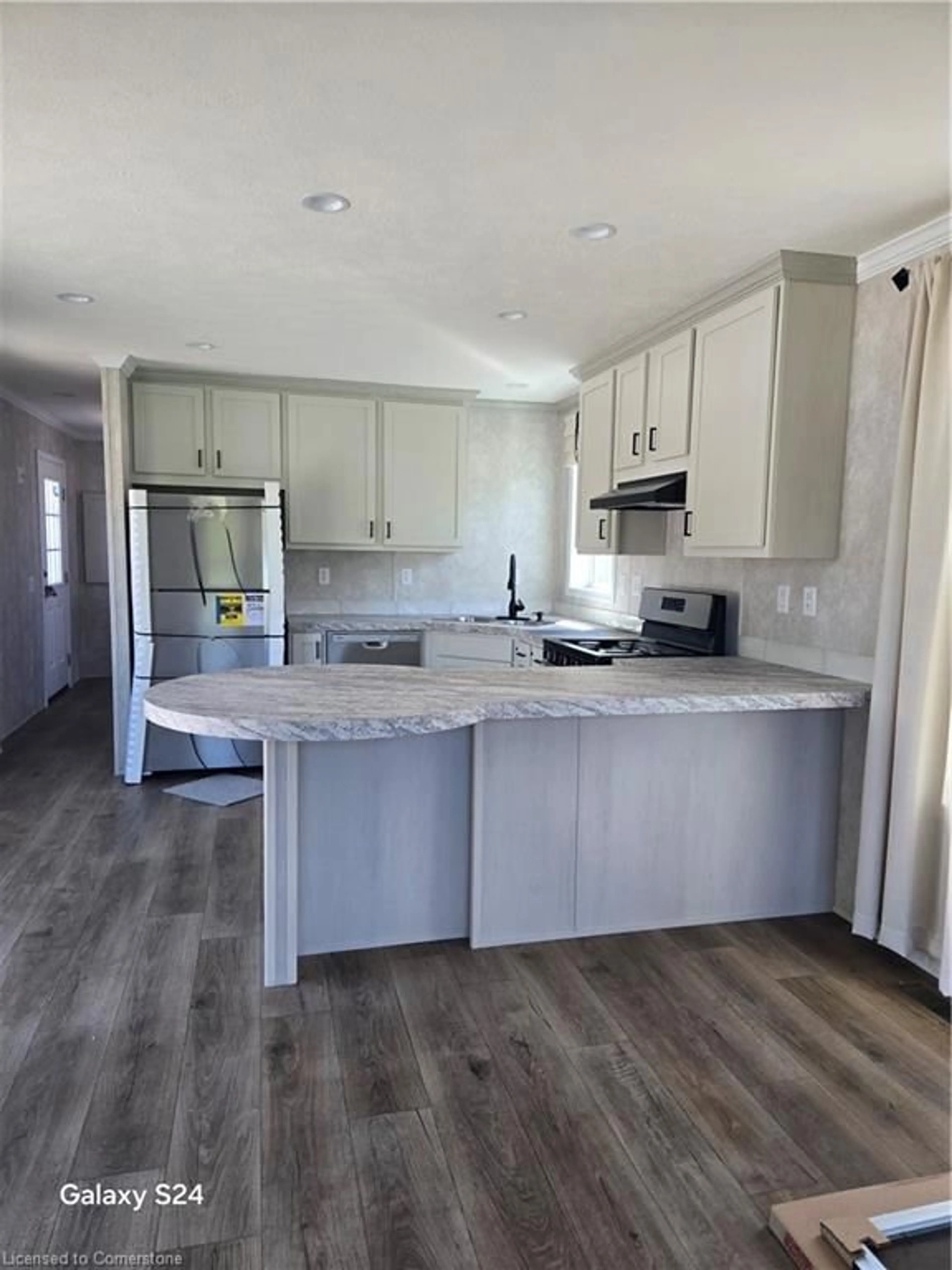 Open concept kitchen, unknown for 1085 Concession 10 Rd #23, Flamborough Ontario N0B 2J0