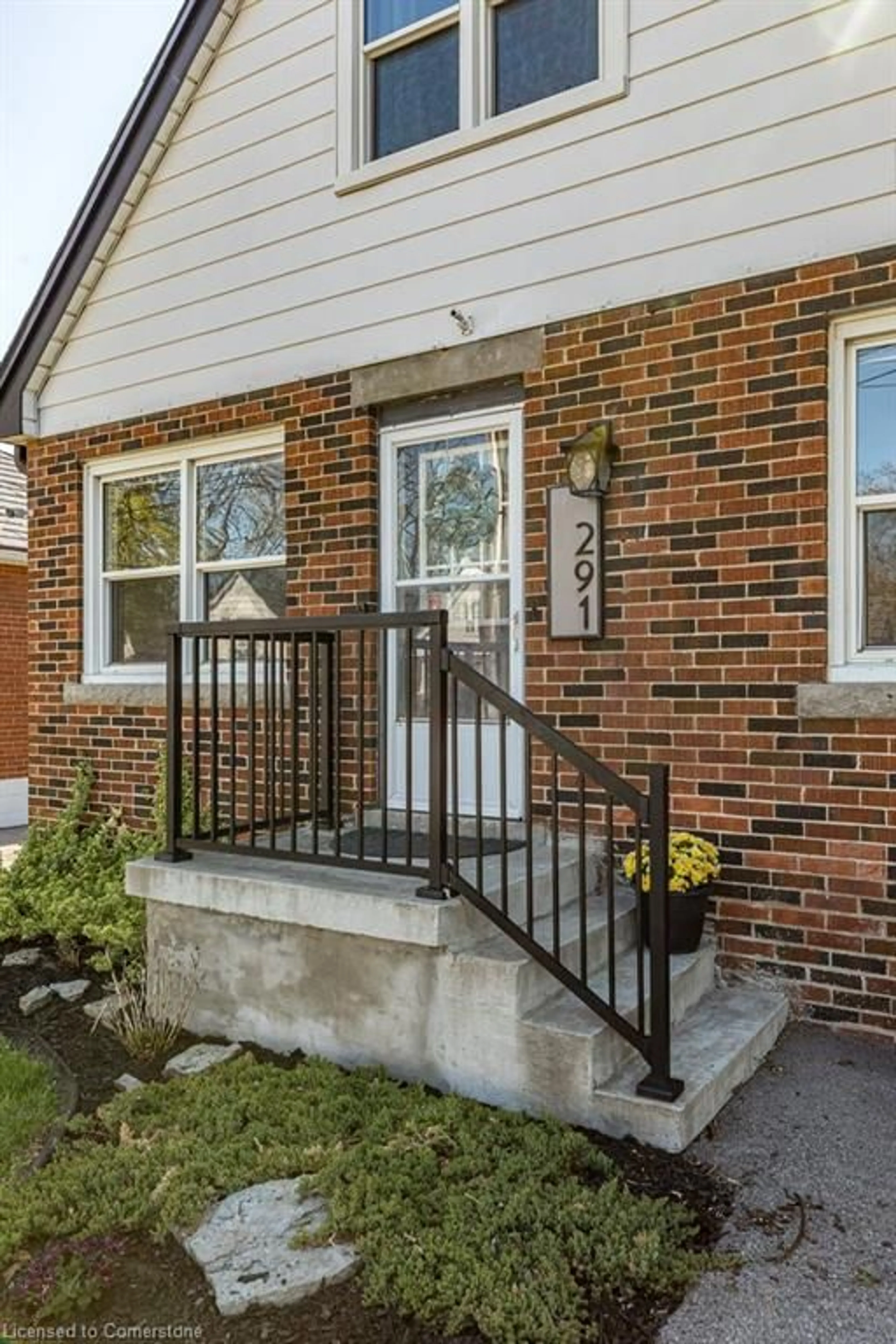 Home with brick exterior material, street for 291 East 15th St, Hamilton Ontario L9A 4G4
