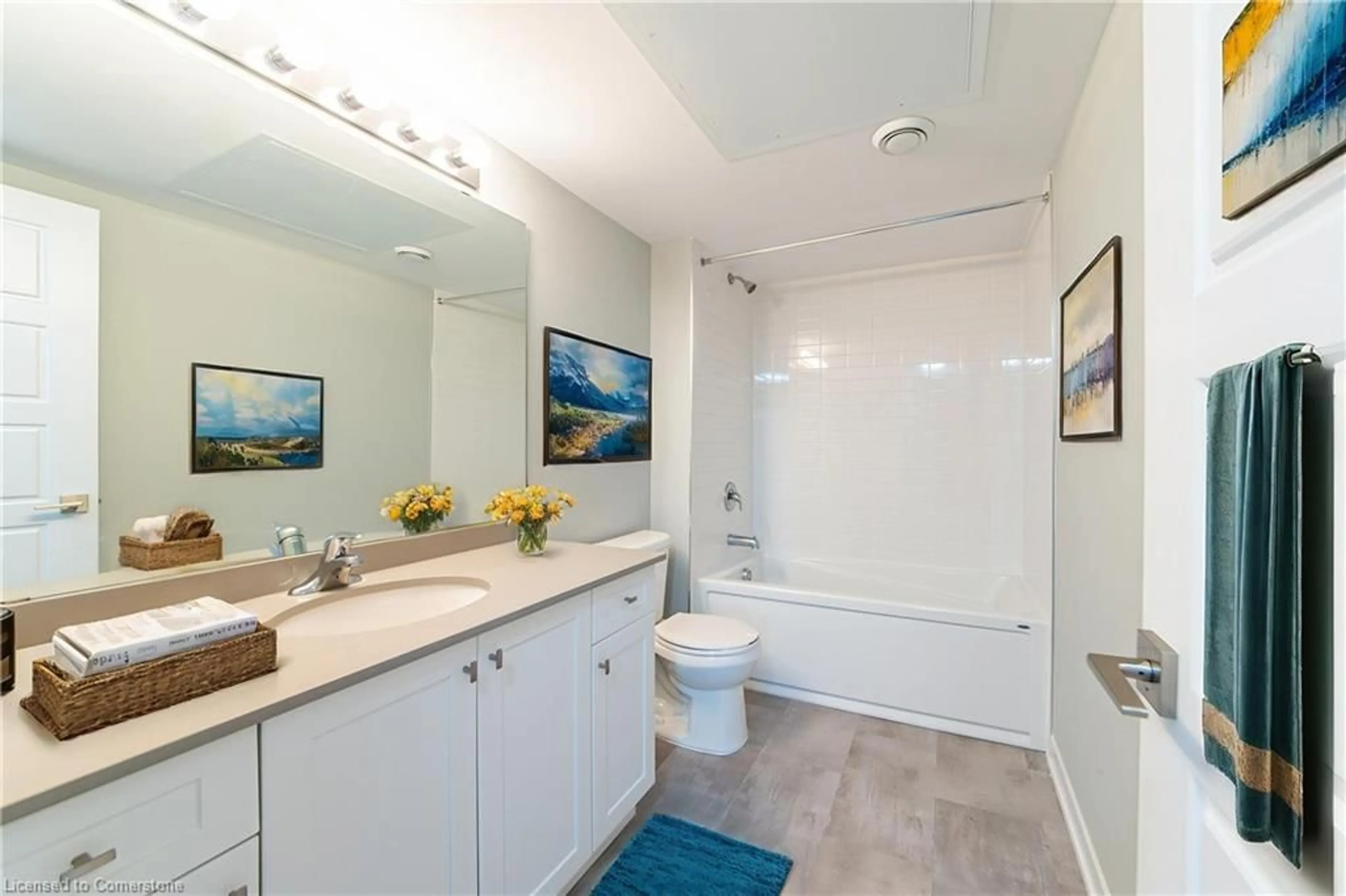 Standard bathroom, ceramic/tile floor for 1331 Countrystone Dr #A9, Waterloo Ontario N2N 3R9