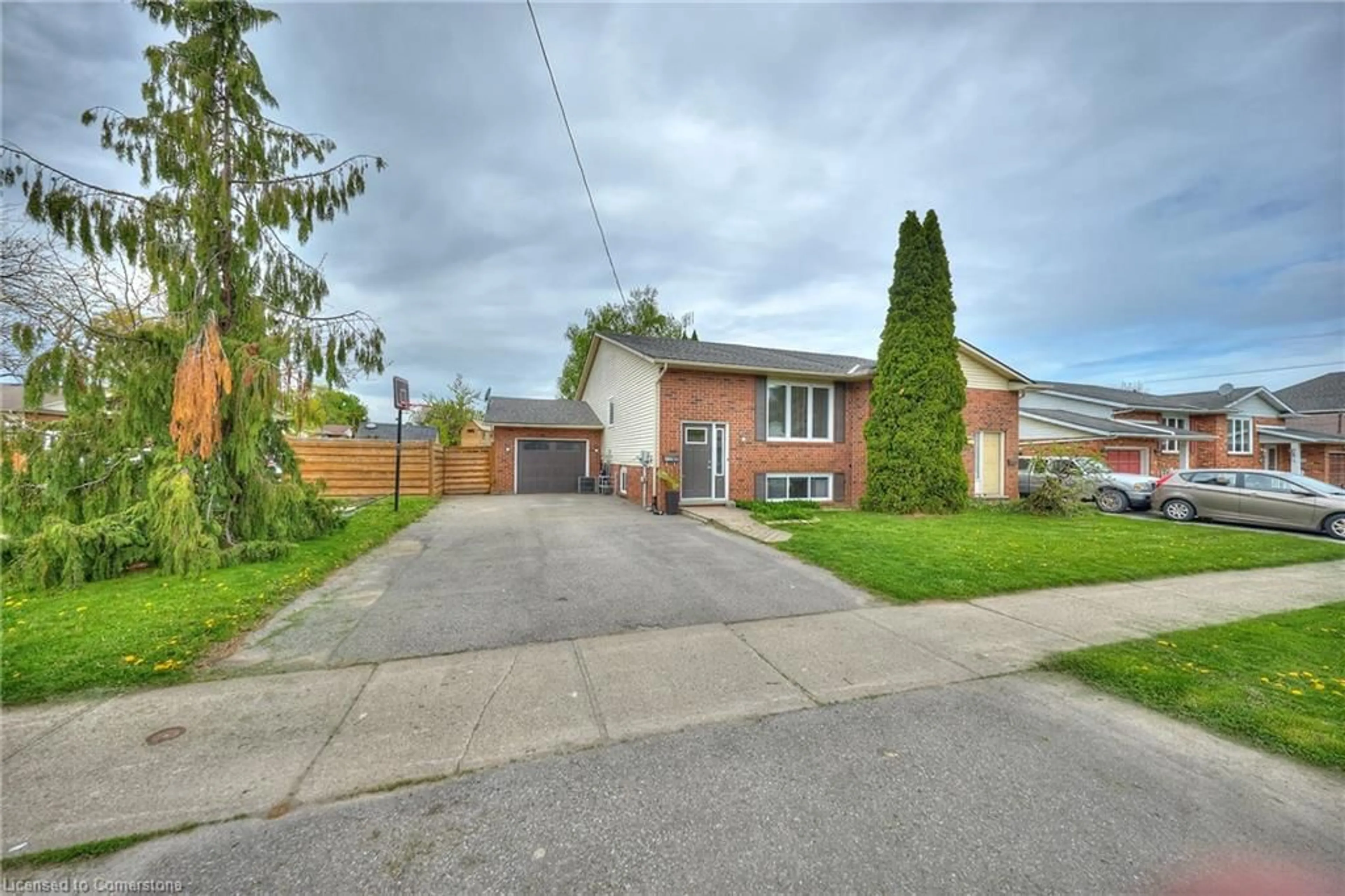 Home with brick exterior material, street for 3958 23rd St, Vineland Ontario L0R 2C0