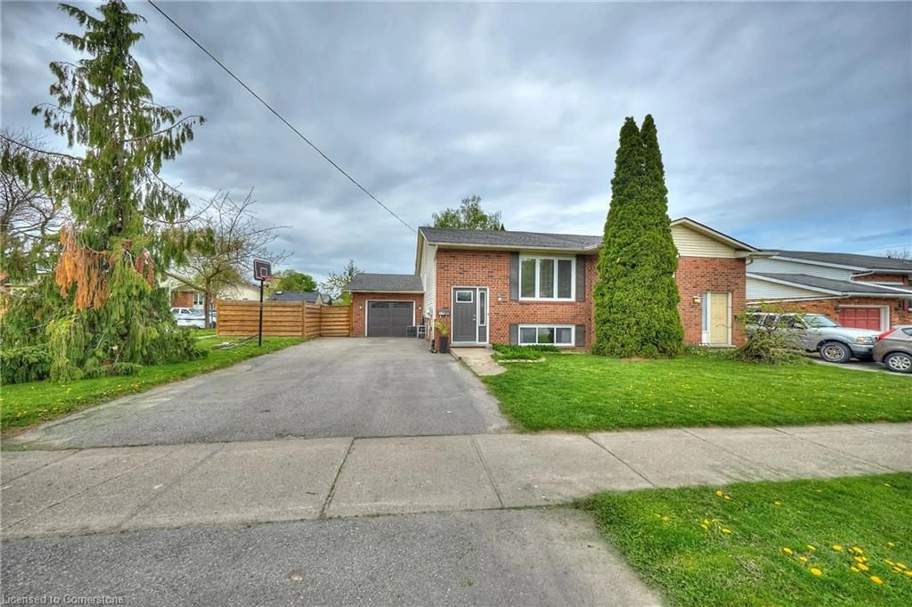Home with brick exterior material, street for 3958 23rd St, Vineland Ontario L0R 2C0